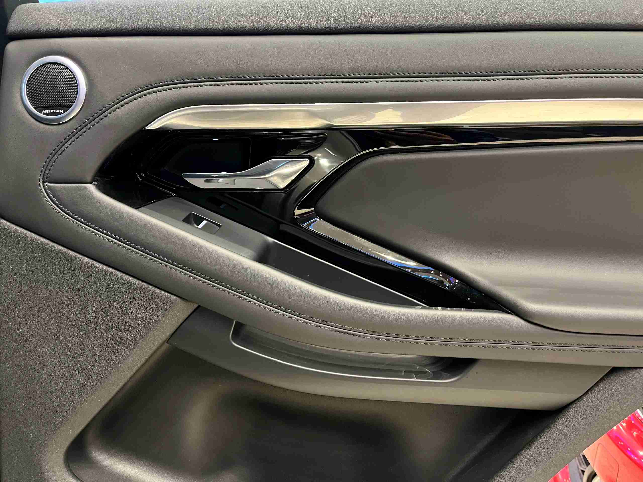 Land Rover Range Rover Evoque photo 11