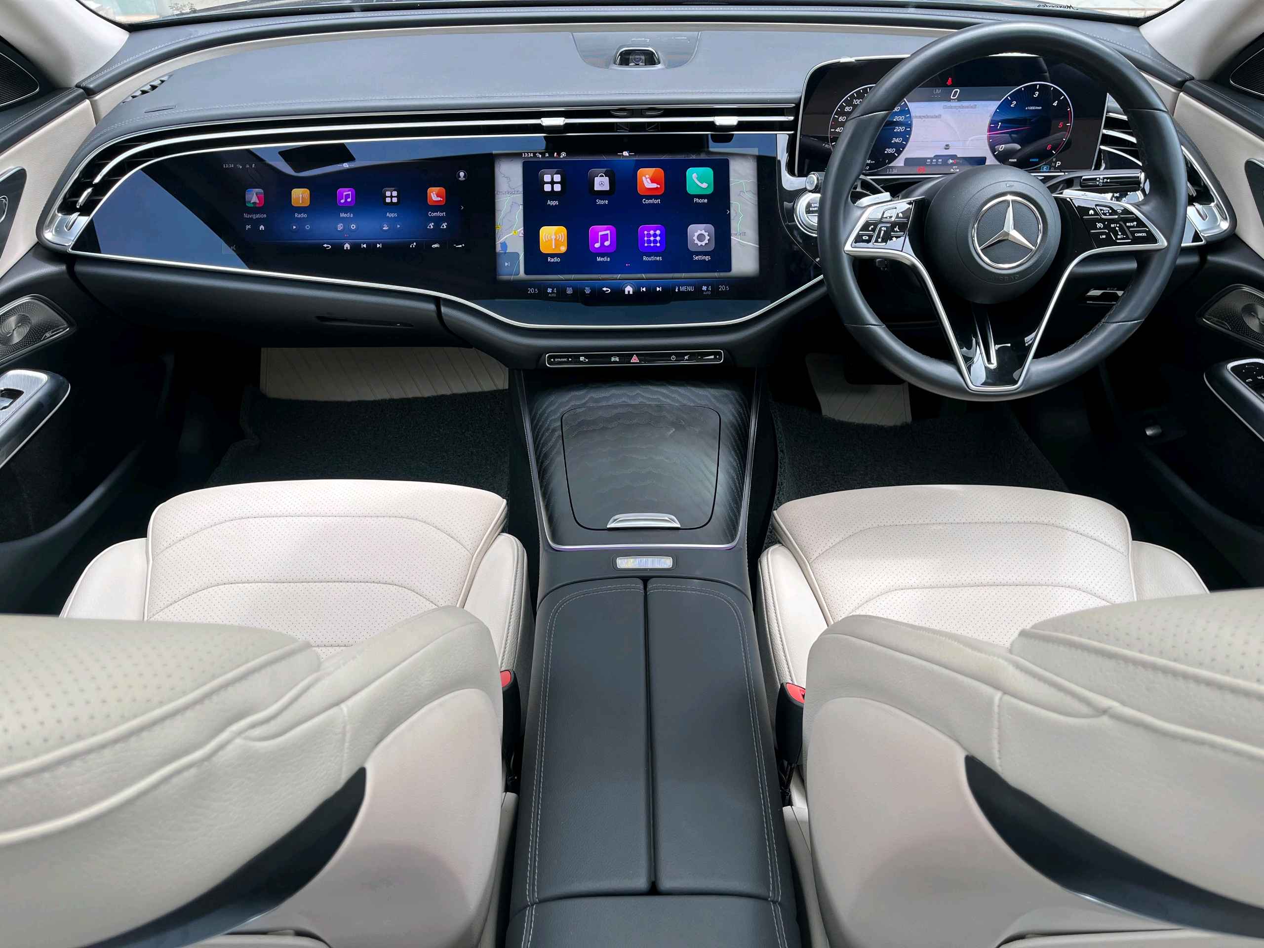 Mercedes Benz E Class Lwb photo 9