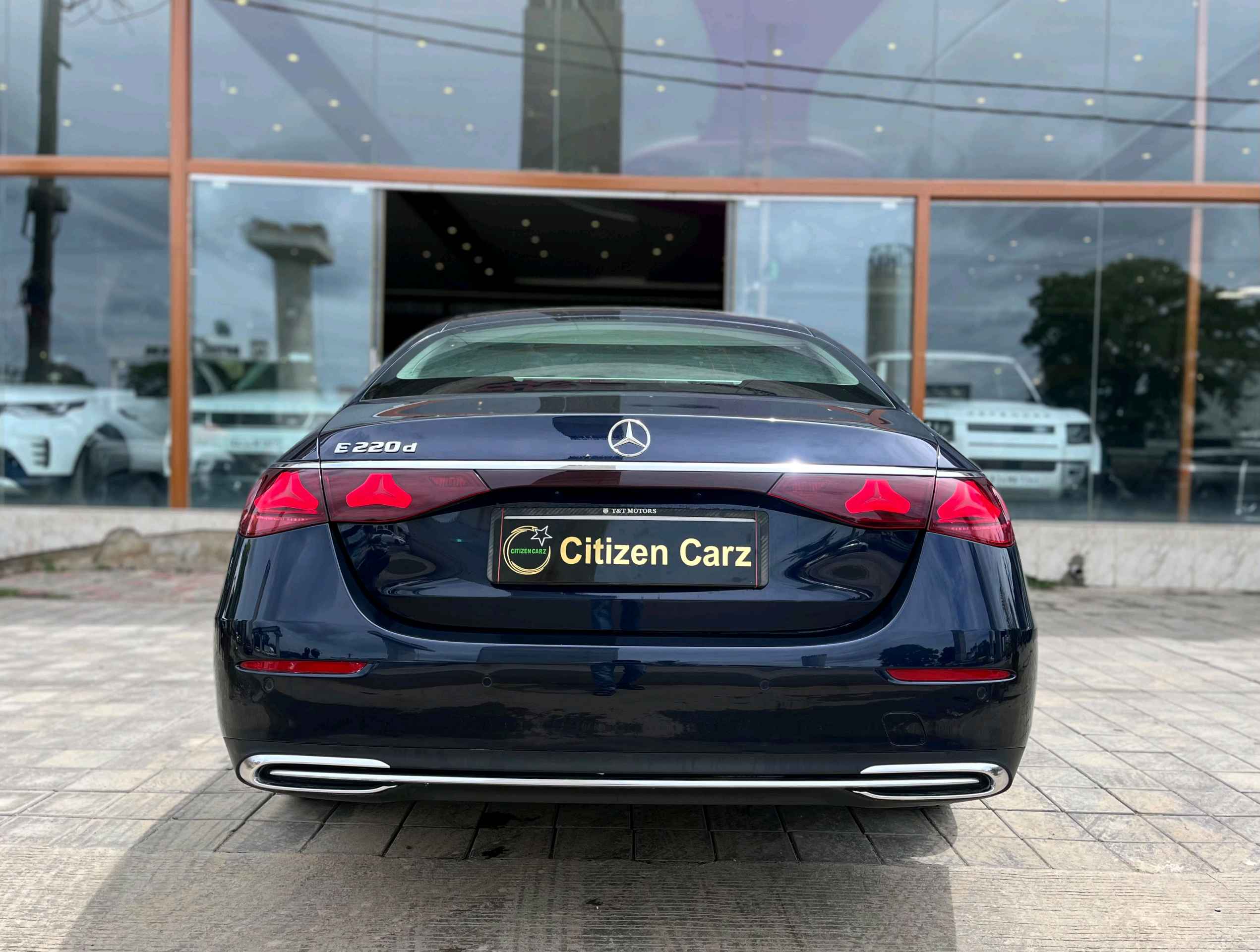 Mercedes Benz E Class Lwb photo 10