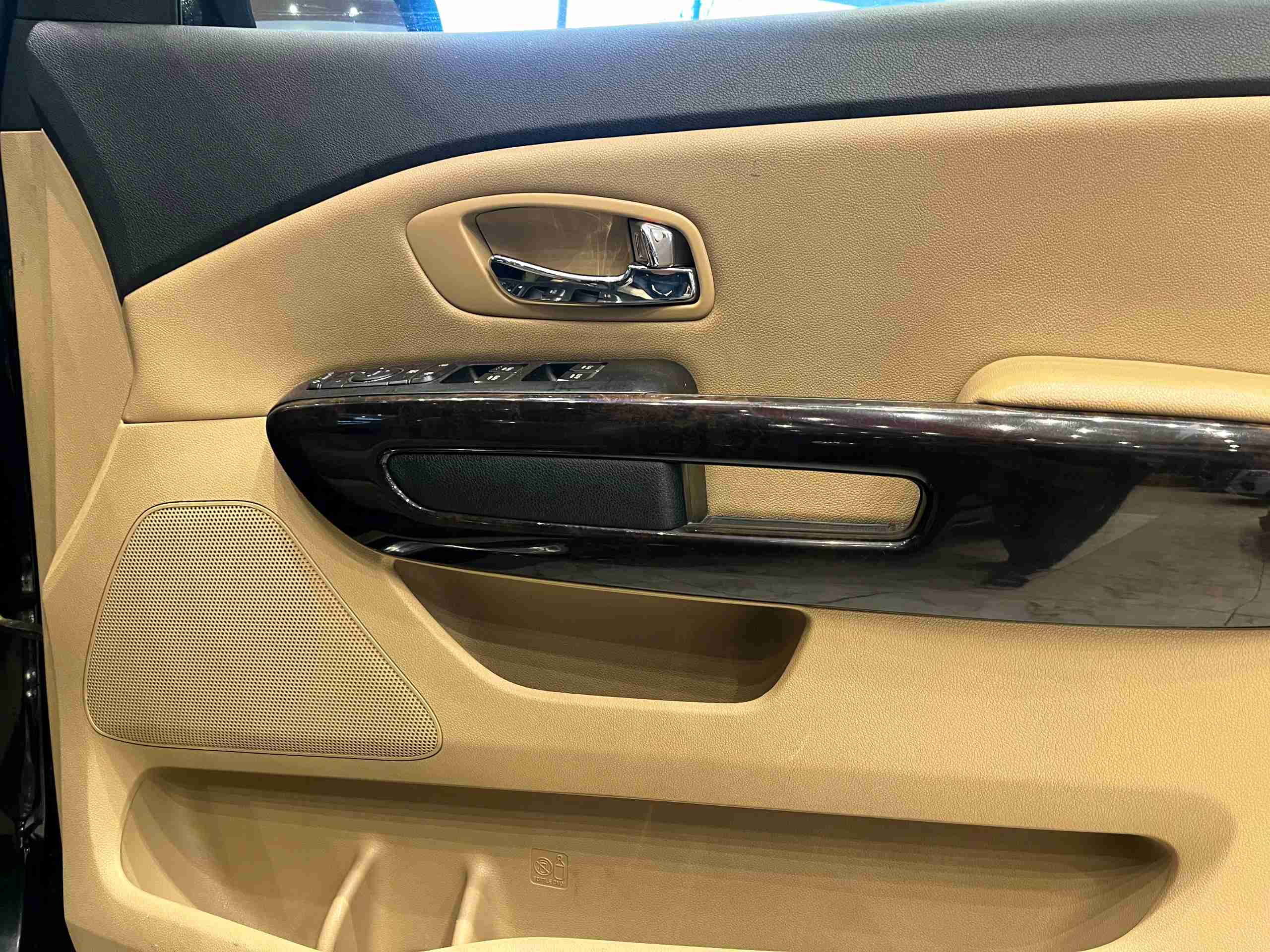 KIA Carnival photo 9