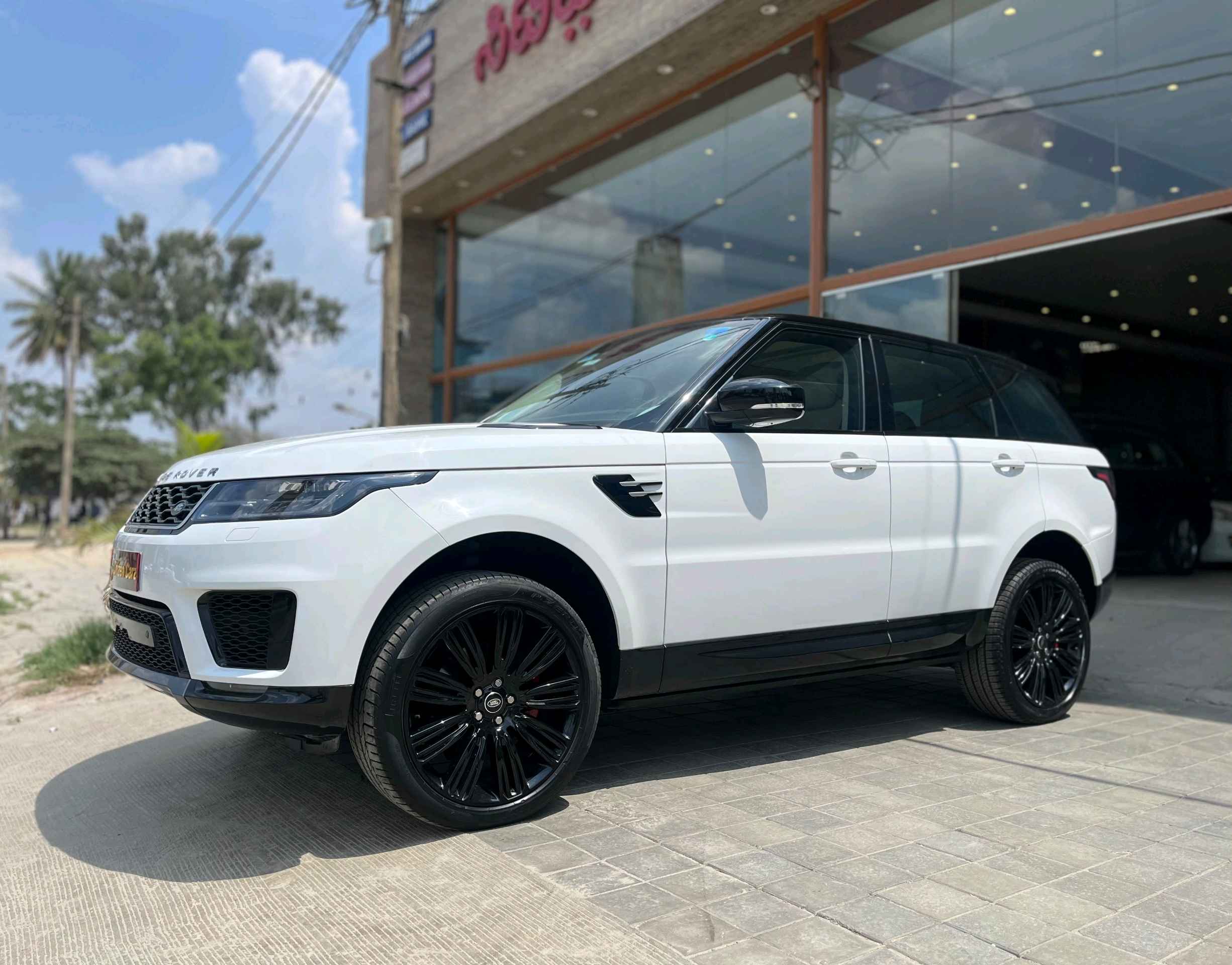 Land Rover Range Rover Sport photo 4