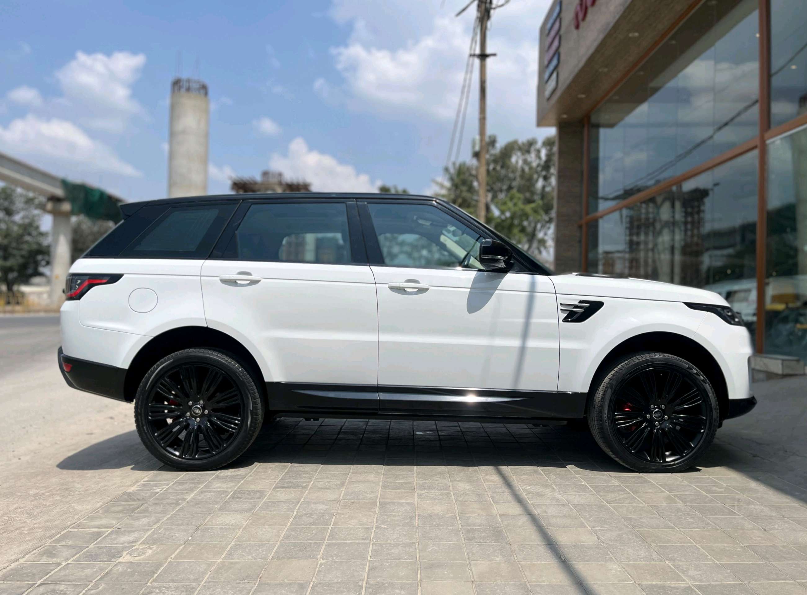 Land Rover Range Rover Sport photo 7