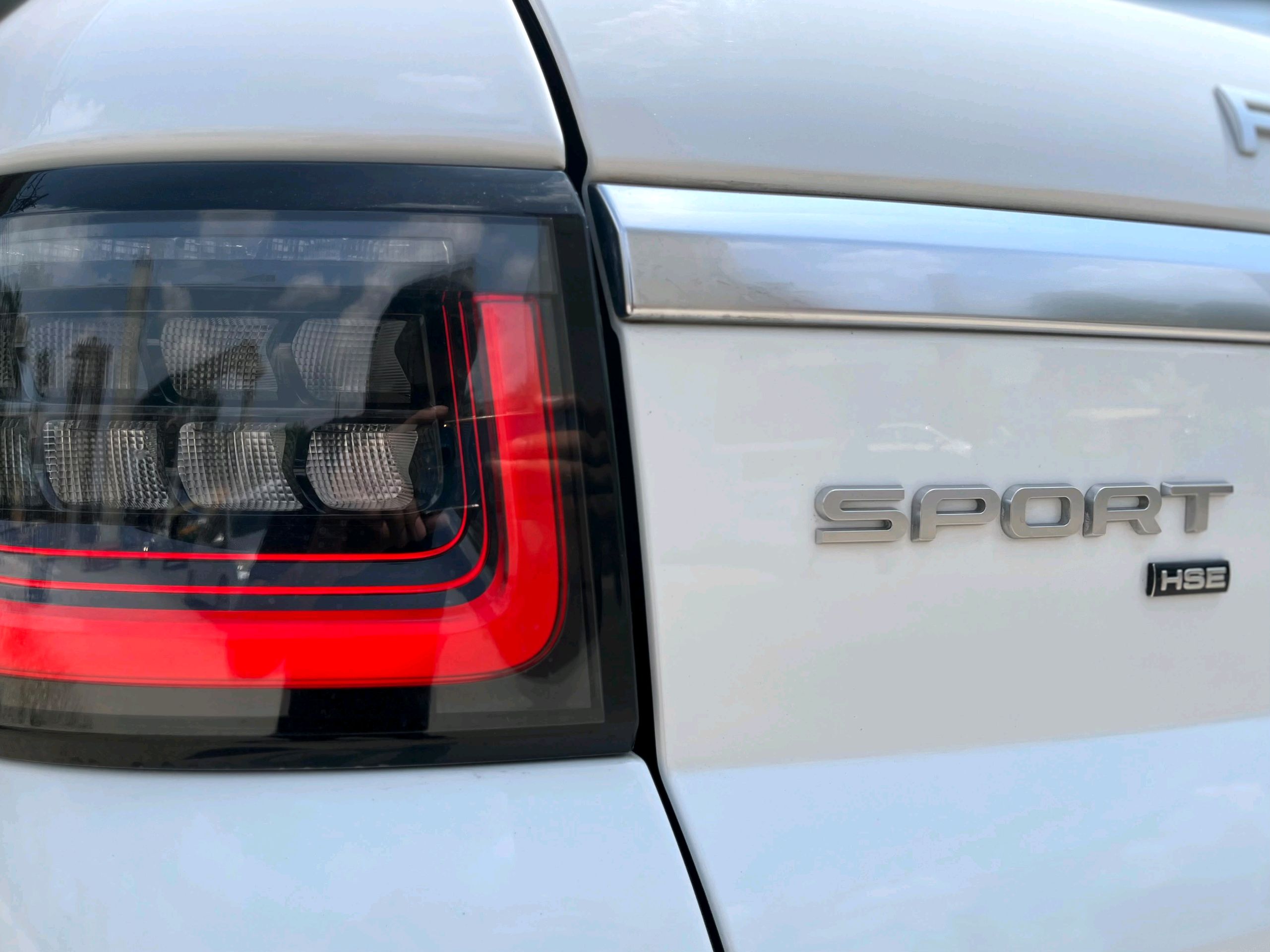 Land Rover Range Rover Sport photo 9