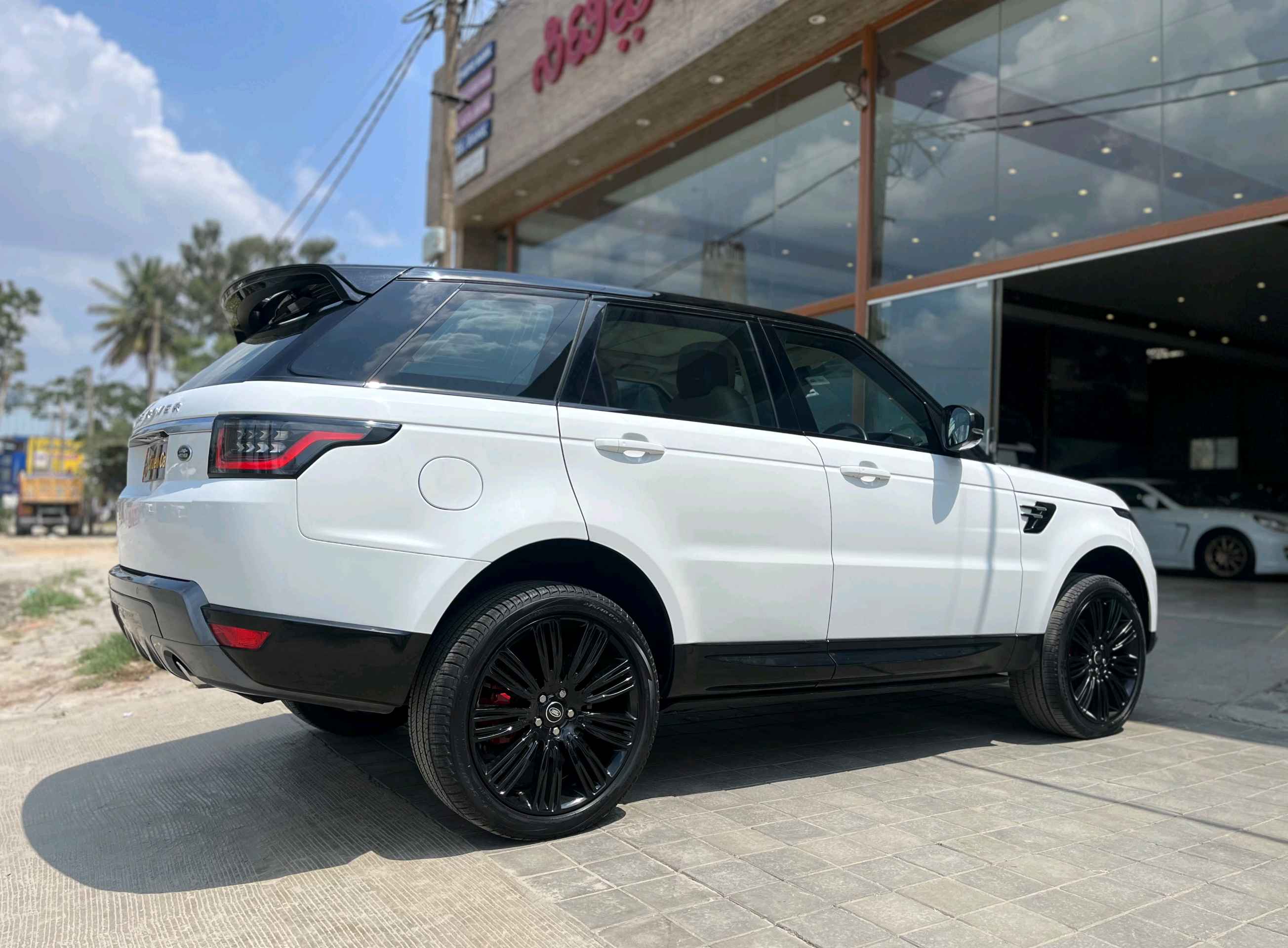 Land Rover Range Rover Sport photo 11