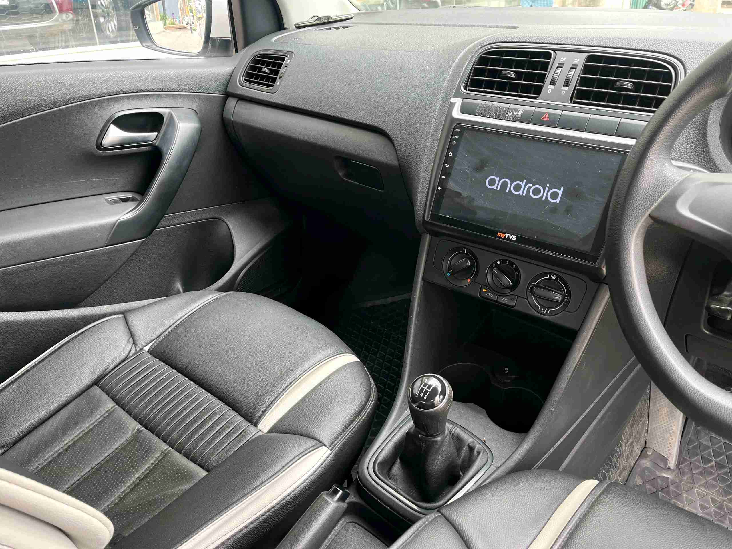 Volkswagen Polo photo 7