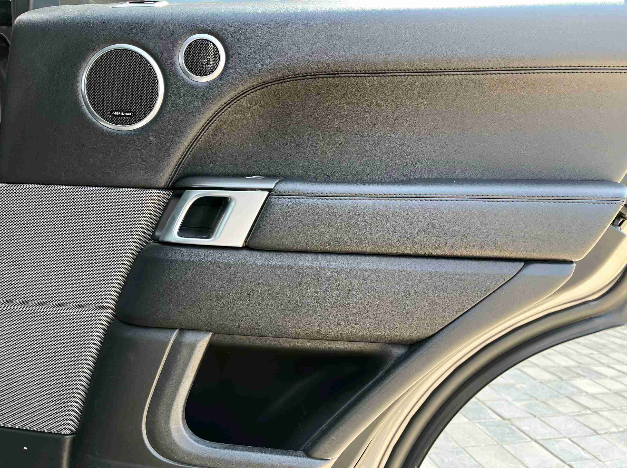 Land Rover Range Rover Sport photo 2