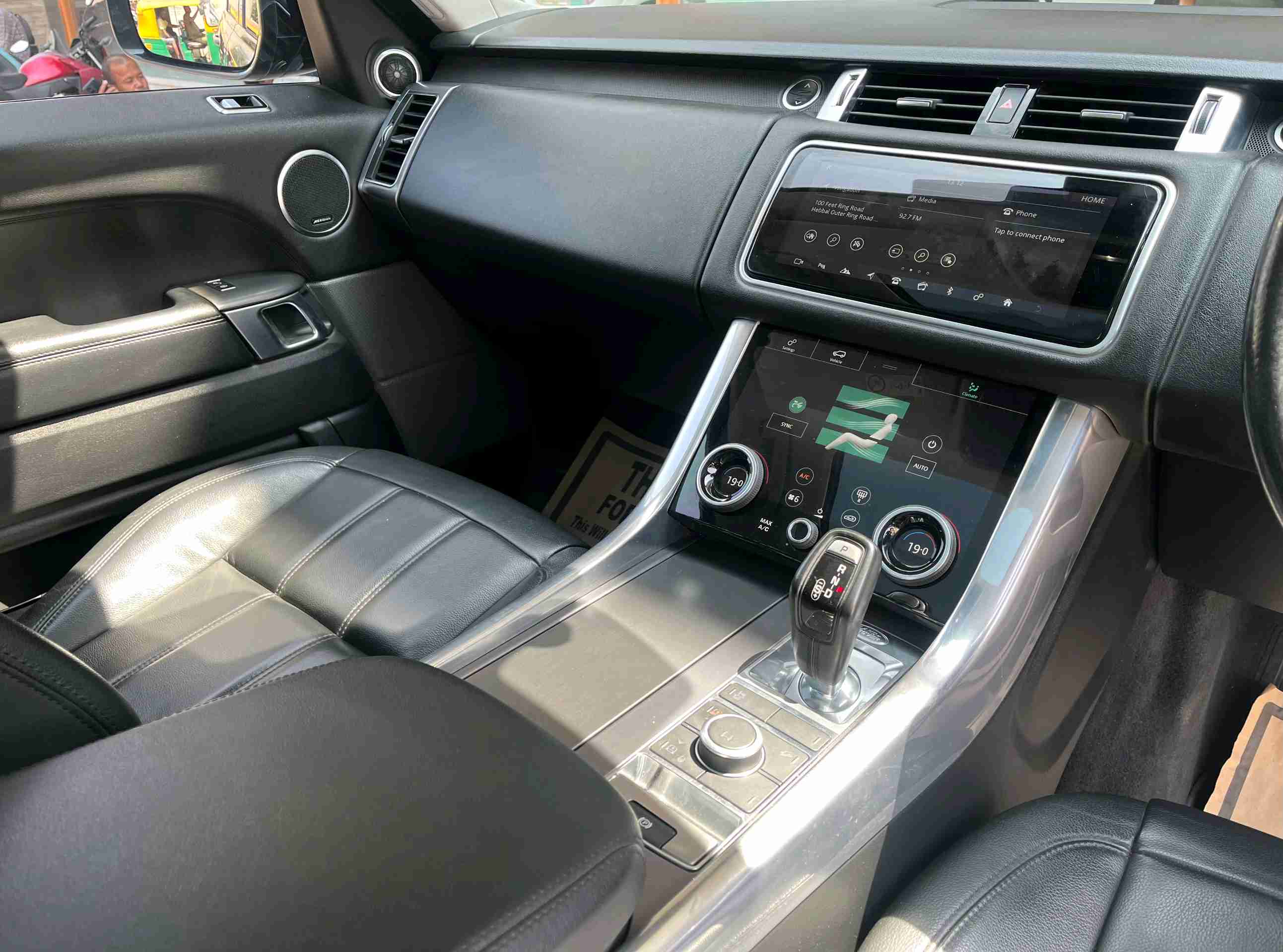 Land Rover Range Rover Sport photo 3