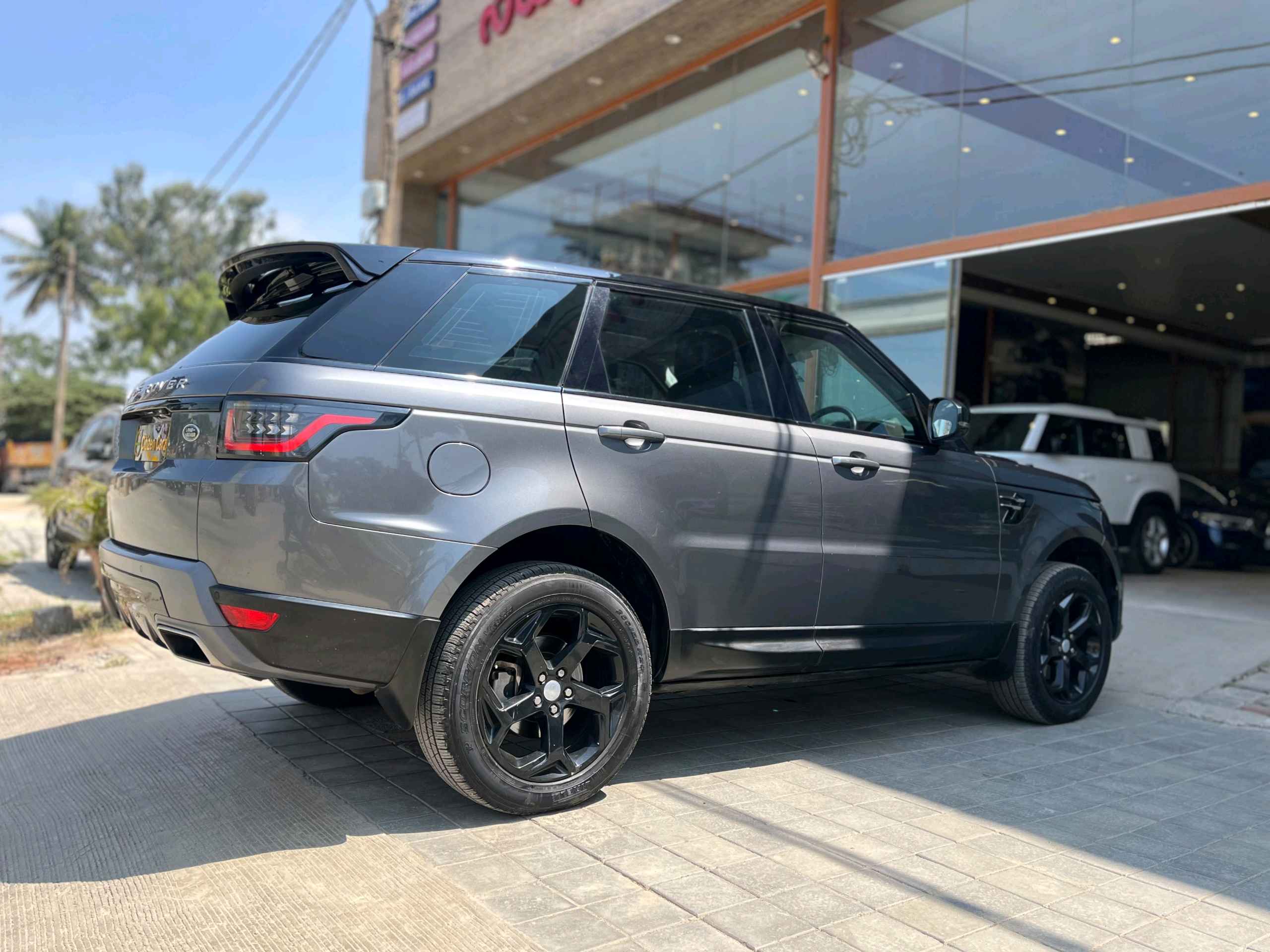 Land Rover Range Rover Sport photo 6