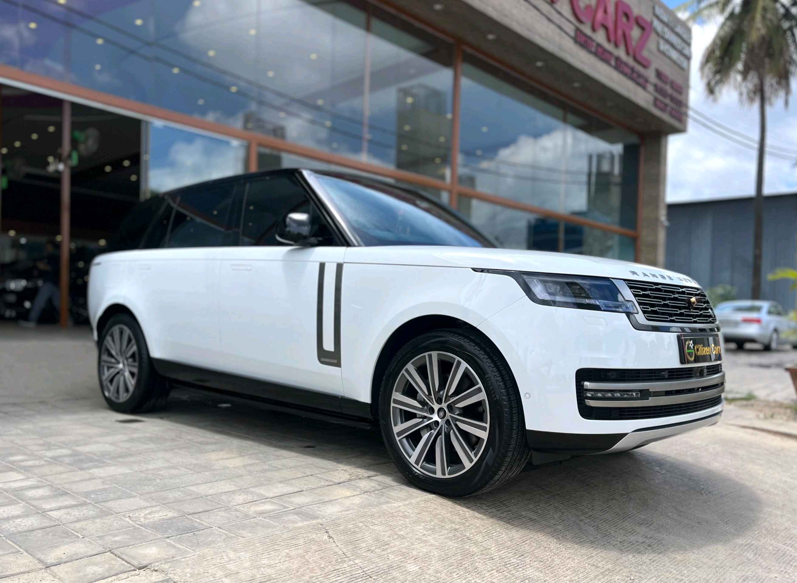 Land Rover Range Rover Lwb photo 2