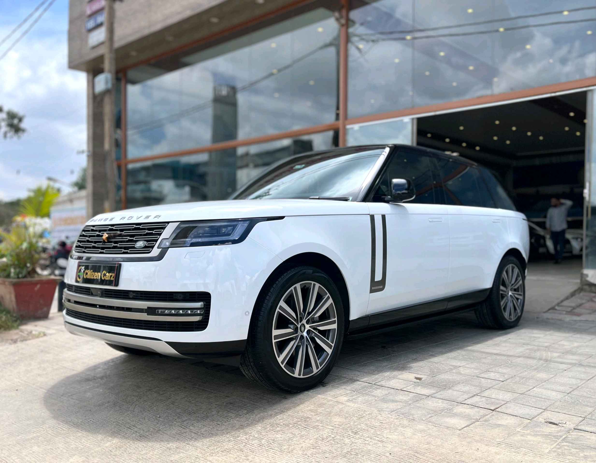 Land Rover Range Rover Lwb photo 4