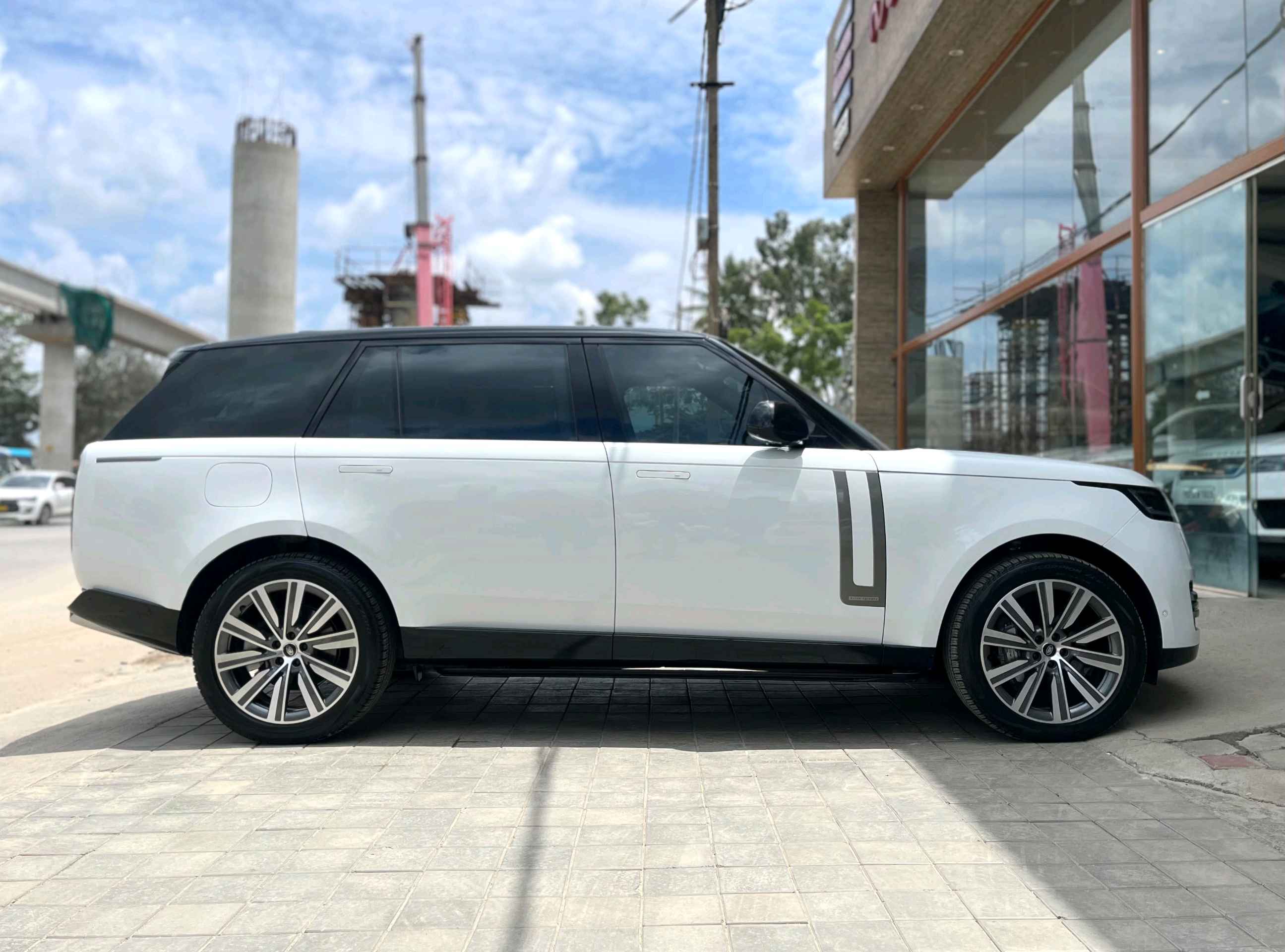 Land Rover Range Rover Lwb photo 14