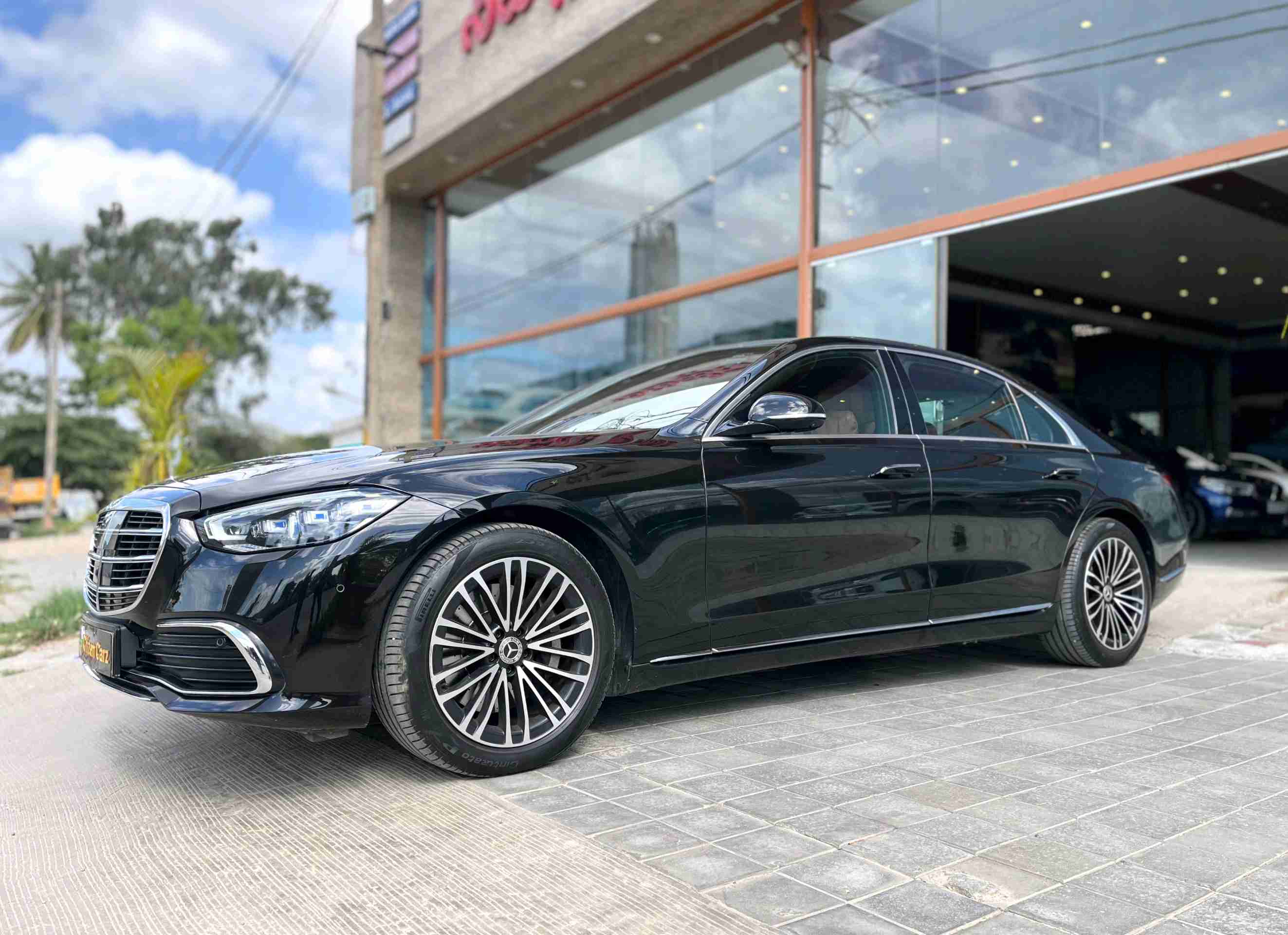 Mercedes Benz S Class photo 2