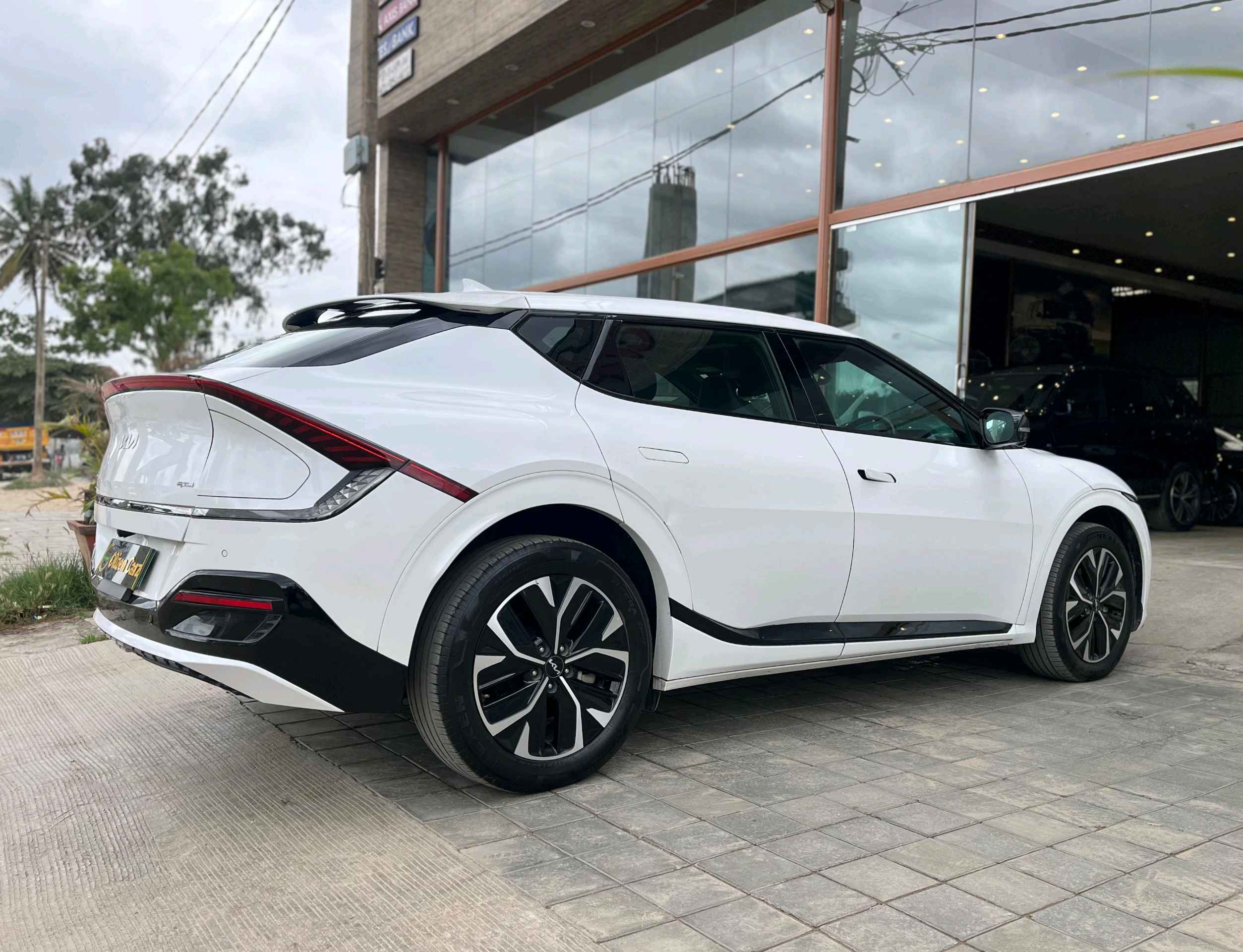 KIA Ev6 photo 4