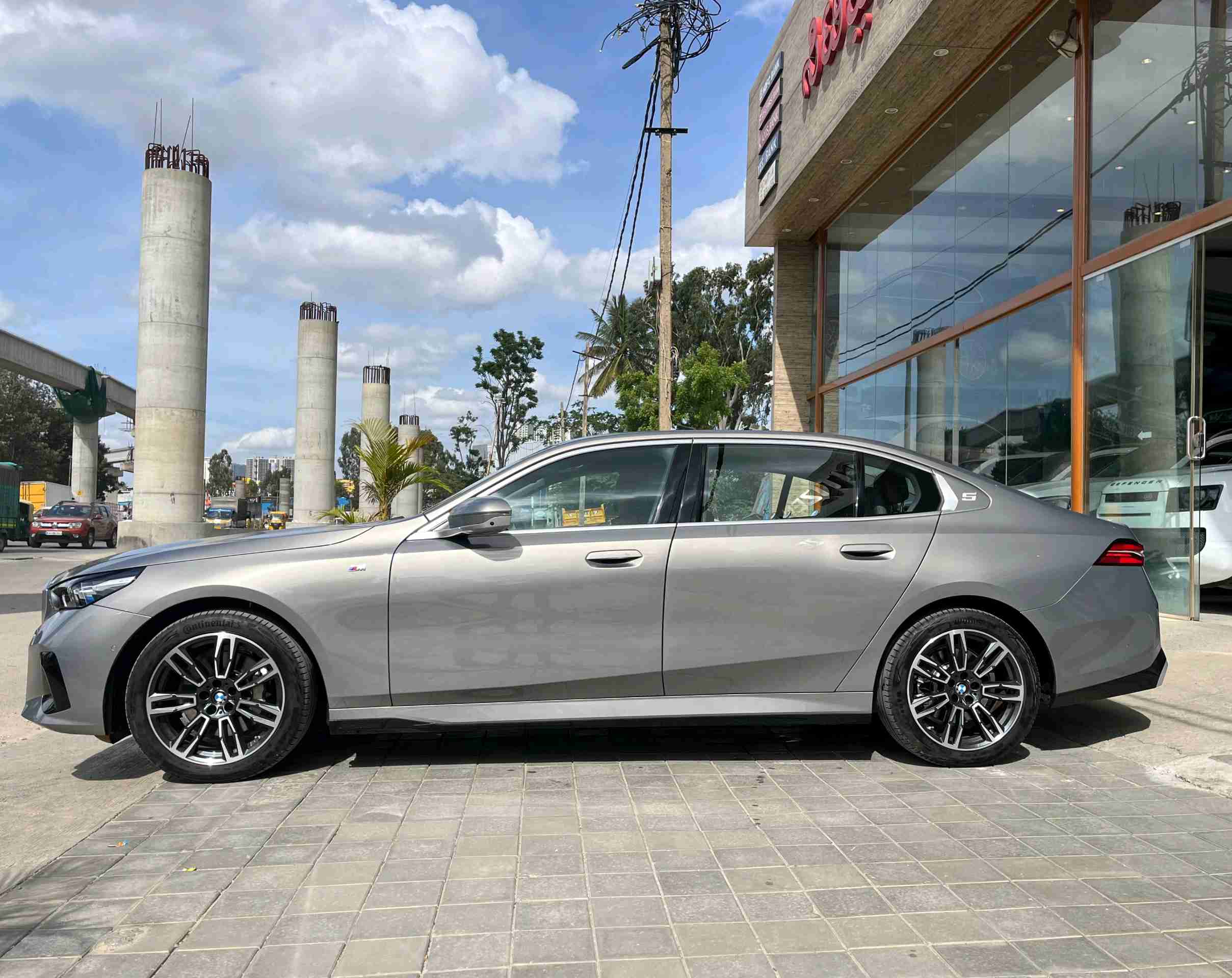 BMW 530li photo 10