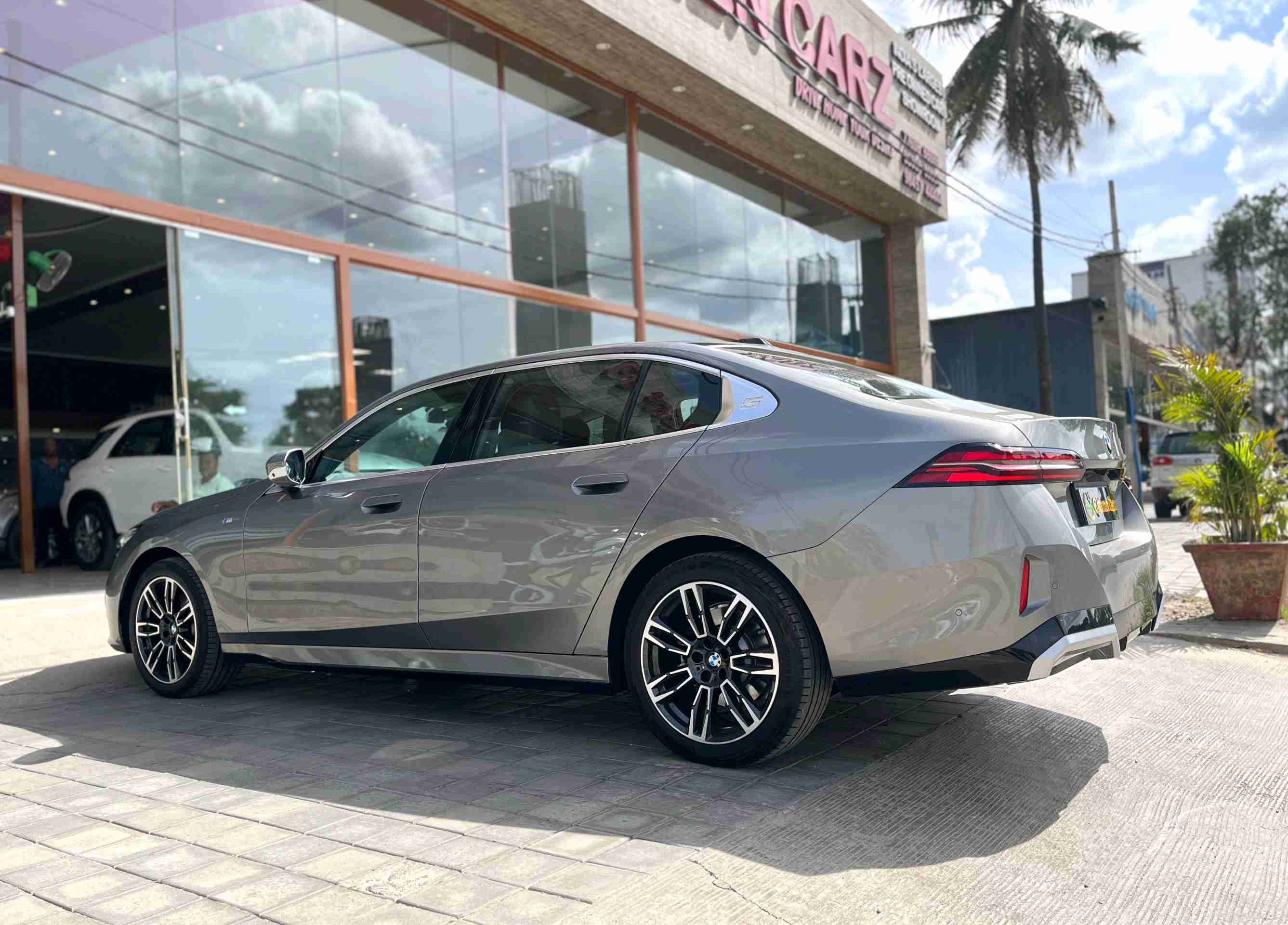 BMW 530li photo 5