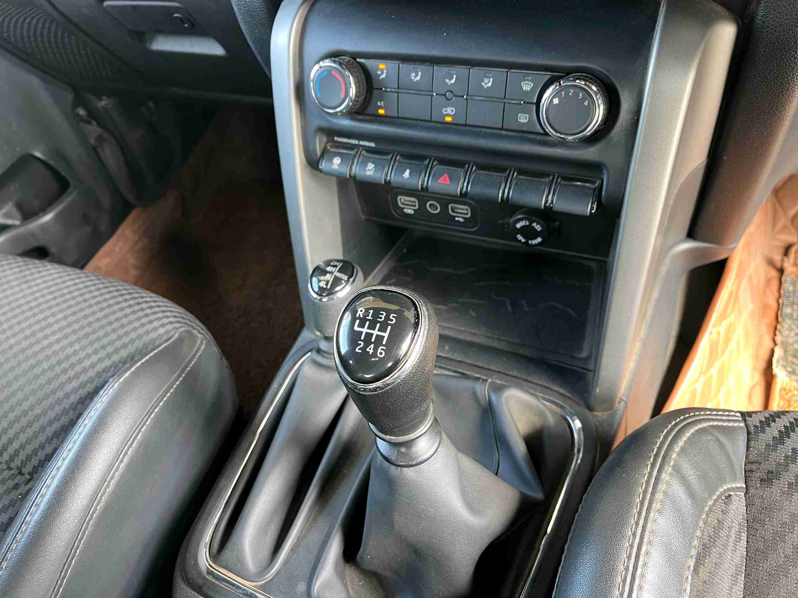 Mahindra Thar 4x4 photo 9