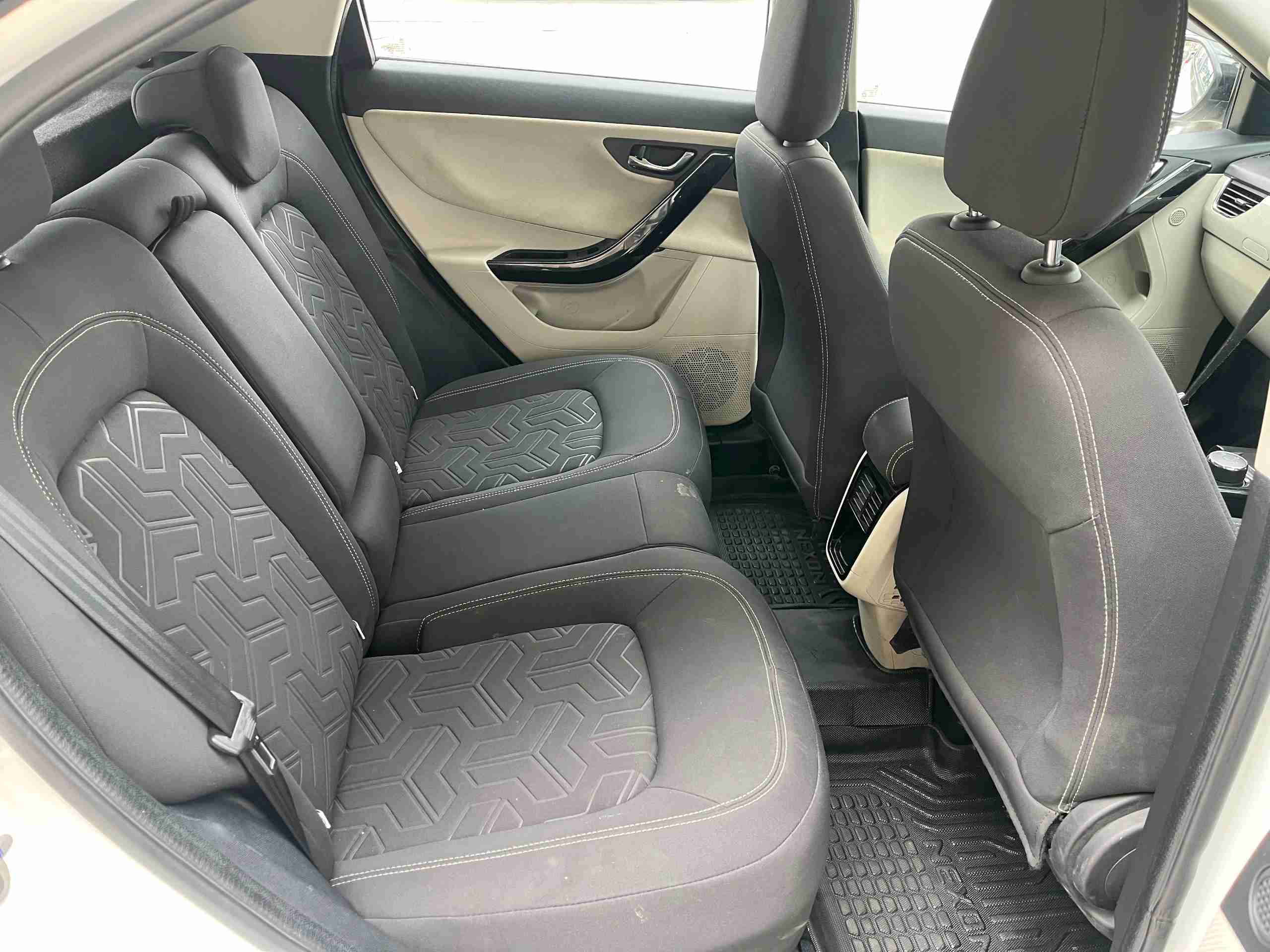 Tata Nexon photo 8