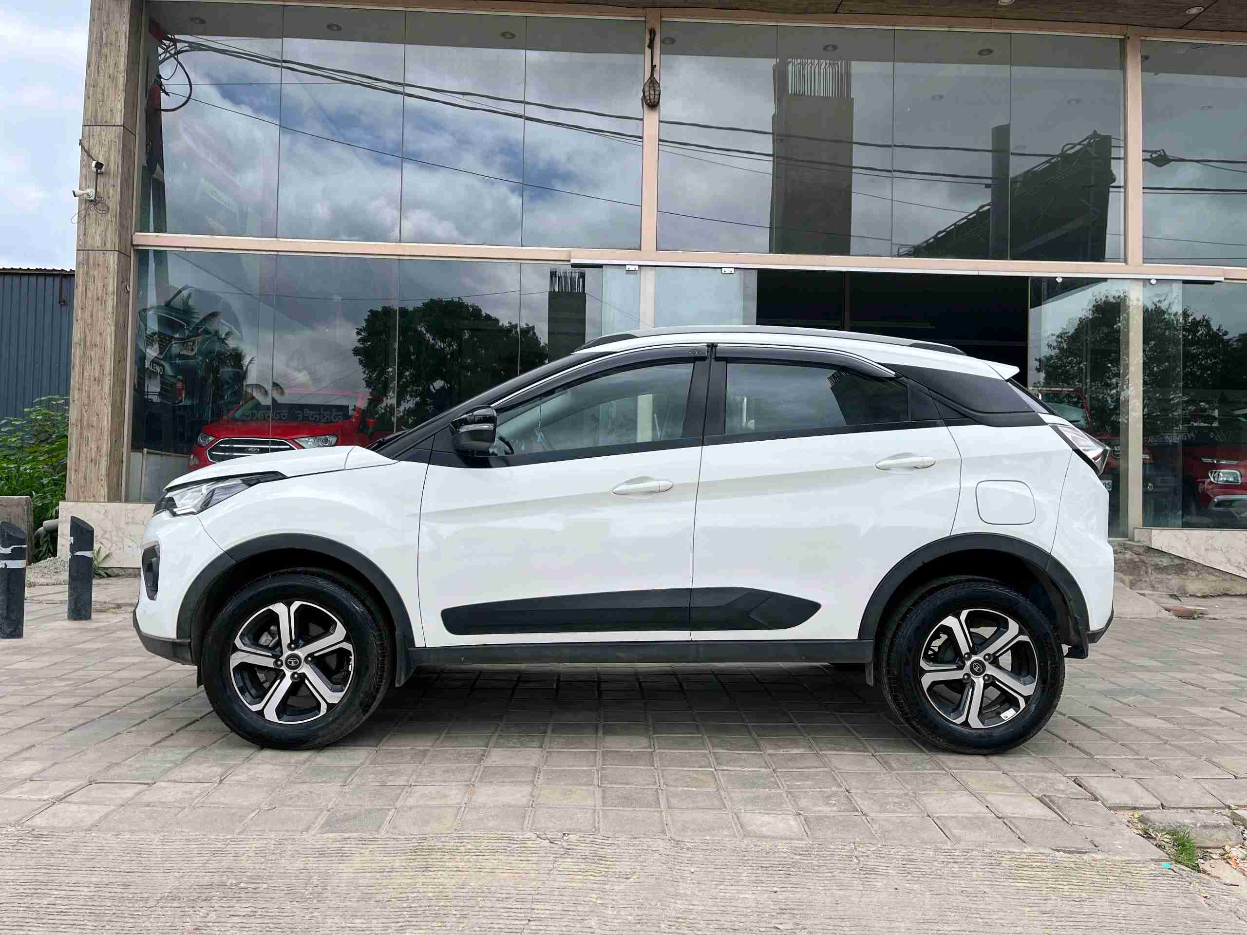 Tata Nexon photo 4