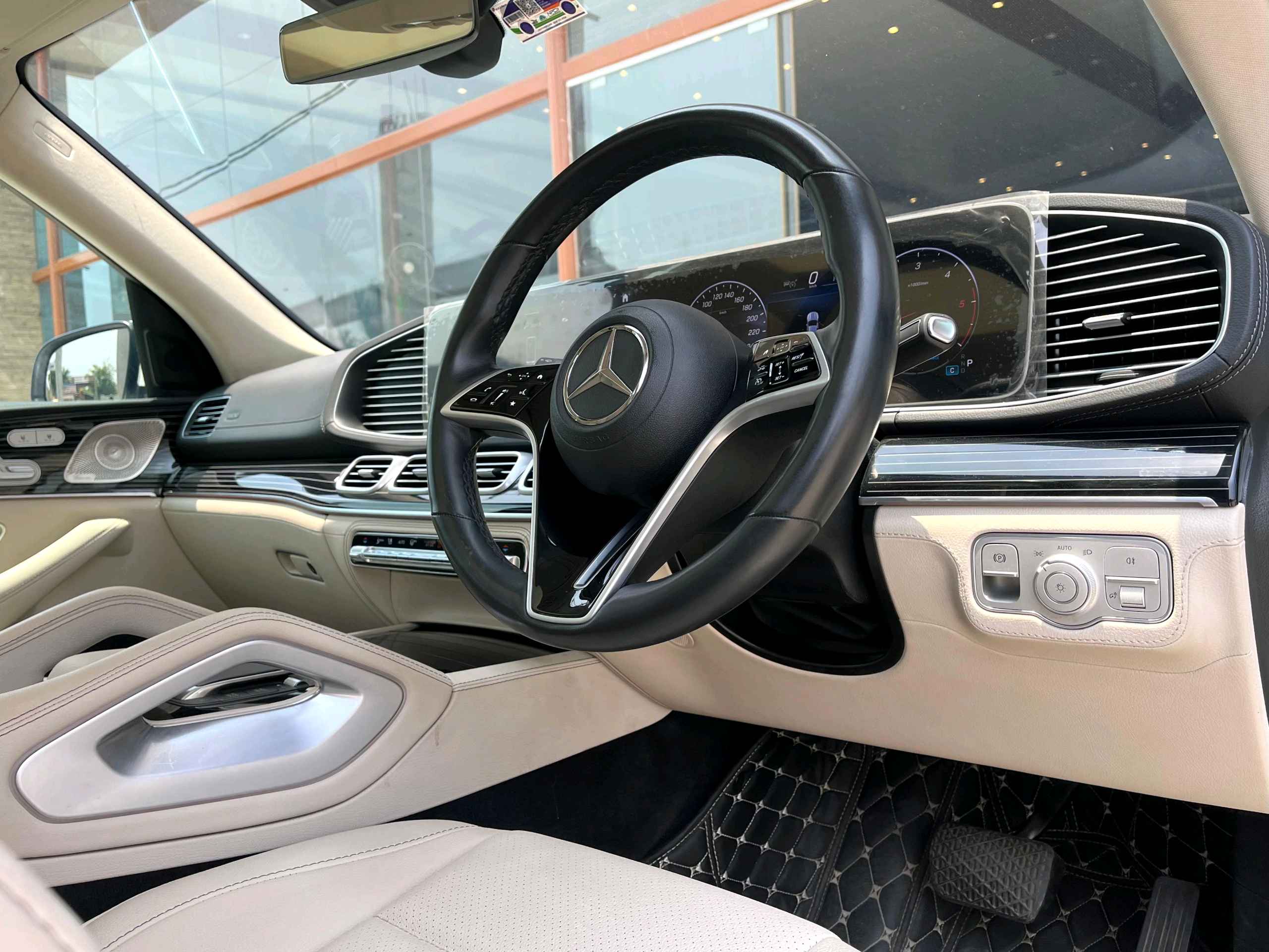 Mercedes Benz Gls photo 9