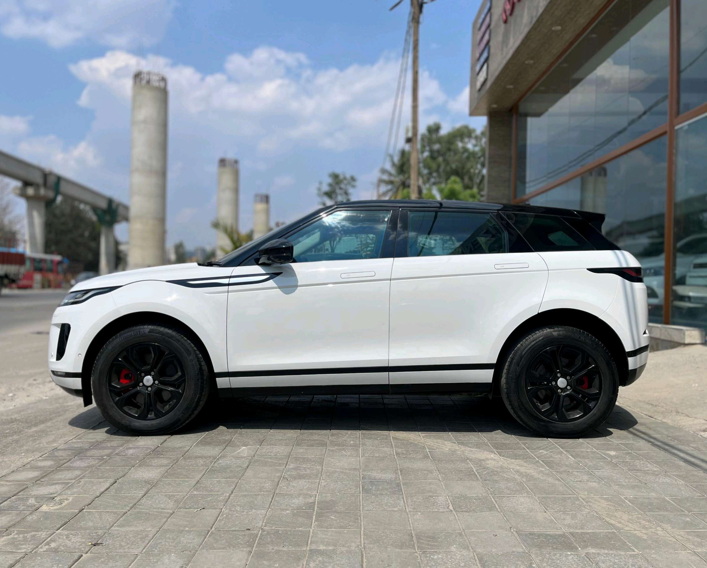 Land Rover Range Rover Evoque photo 4