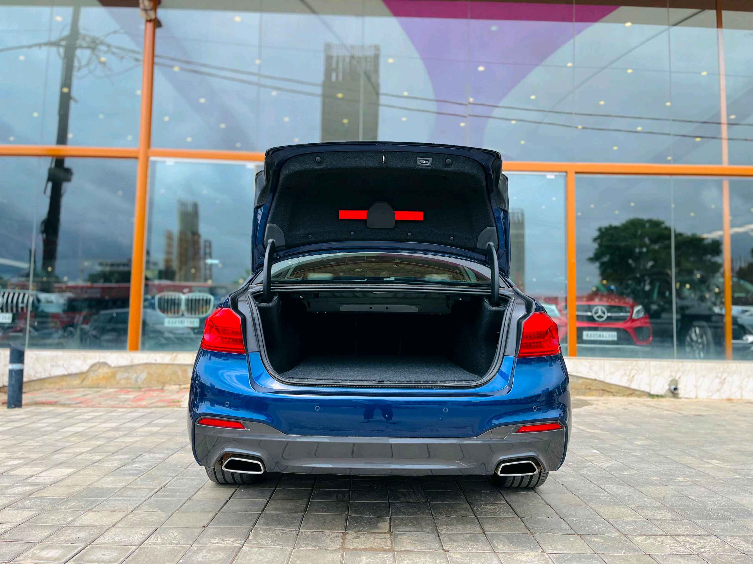 BMW 5 Series photo 10