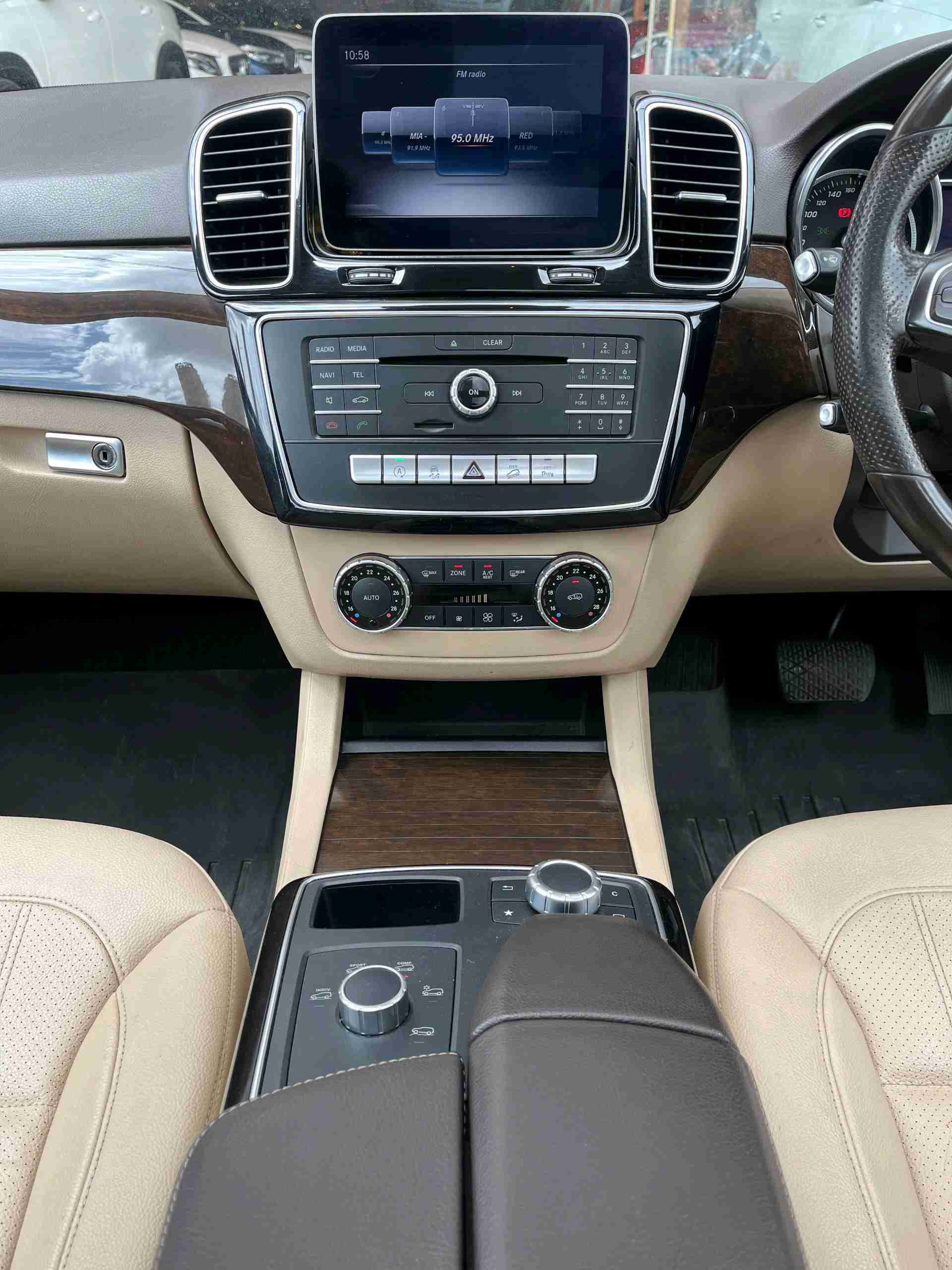 Mercedes Benz Gle photo 7