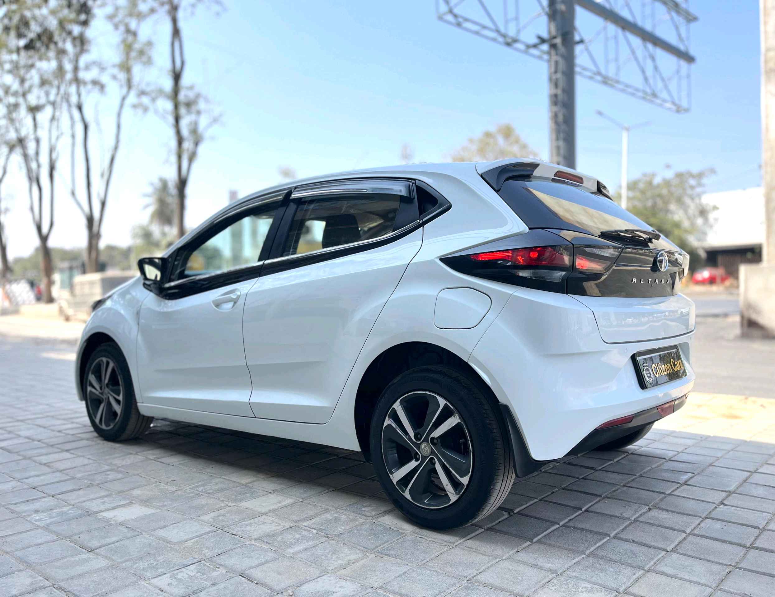 Tata Altroz photo 4