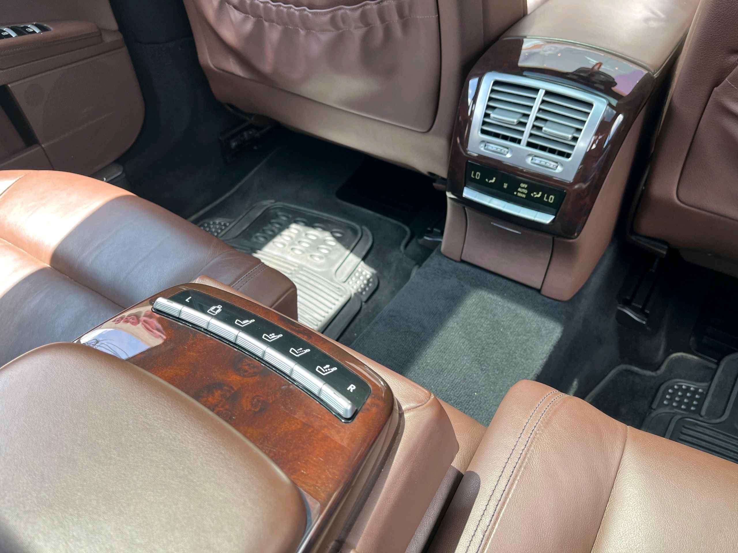 Mercedes Benz S Class photo 9