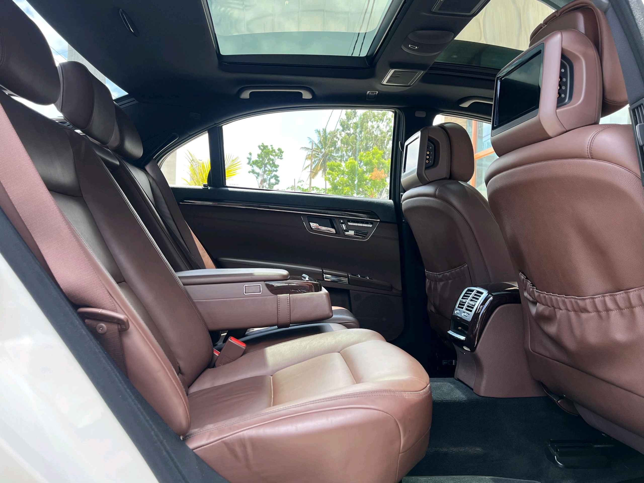 Mercedes Benz S Class photo 8