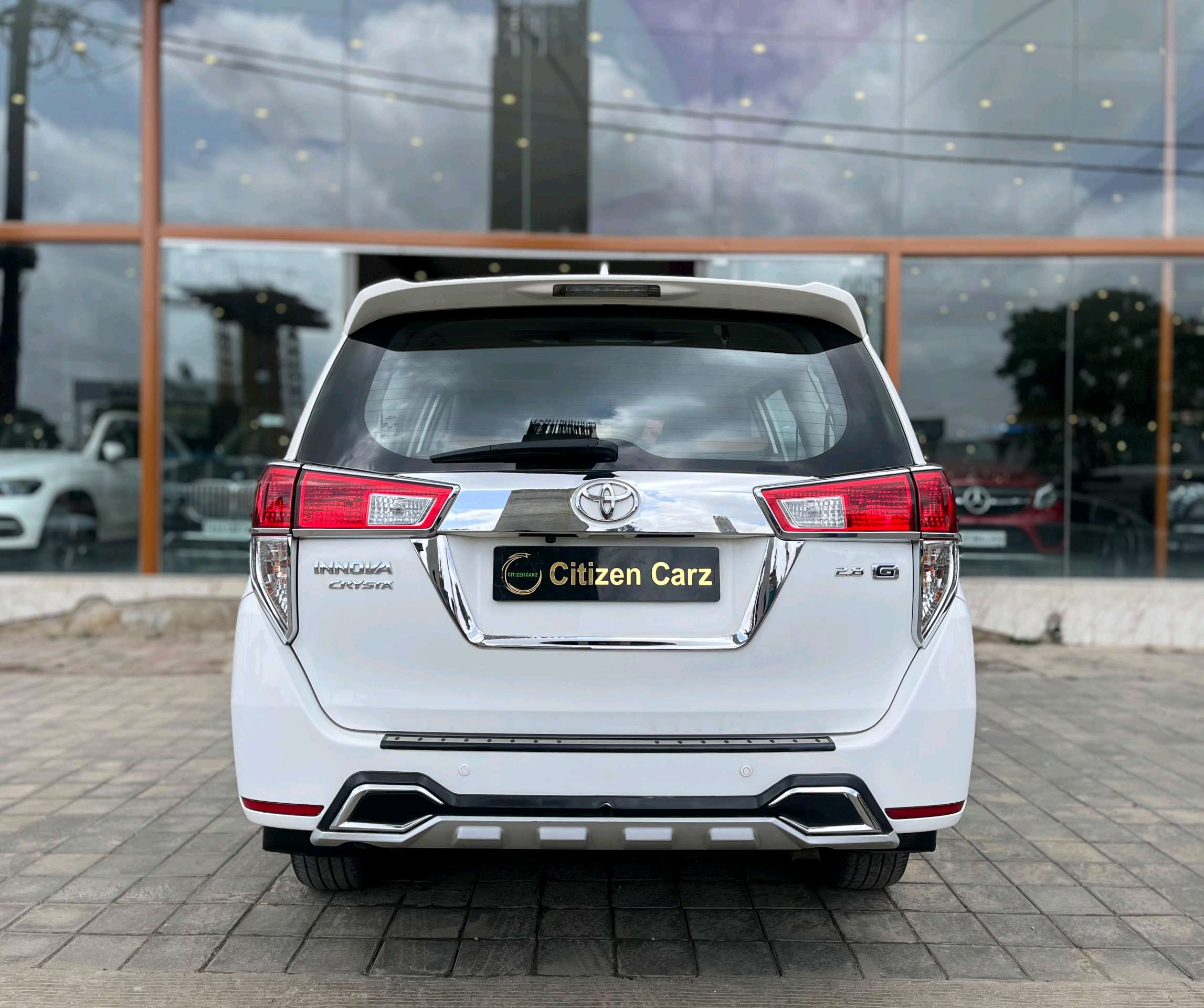 Toyota Innova Crysta photo 5