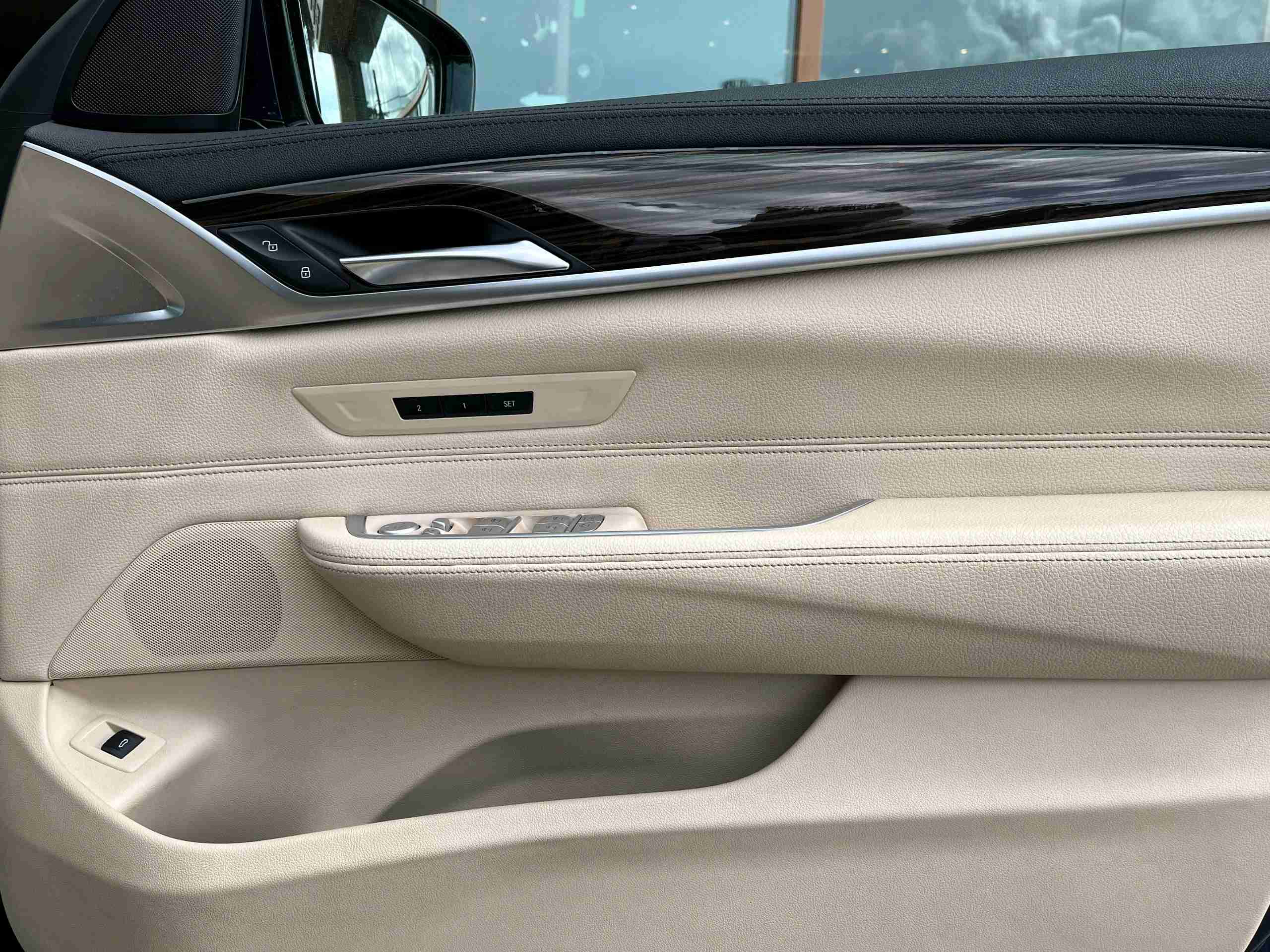 BMW 630i Gt photo 12