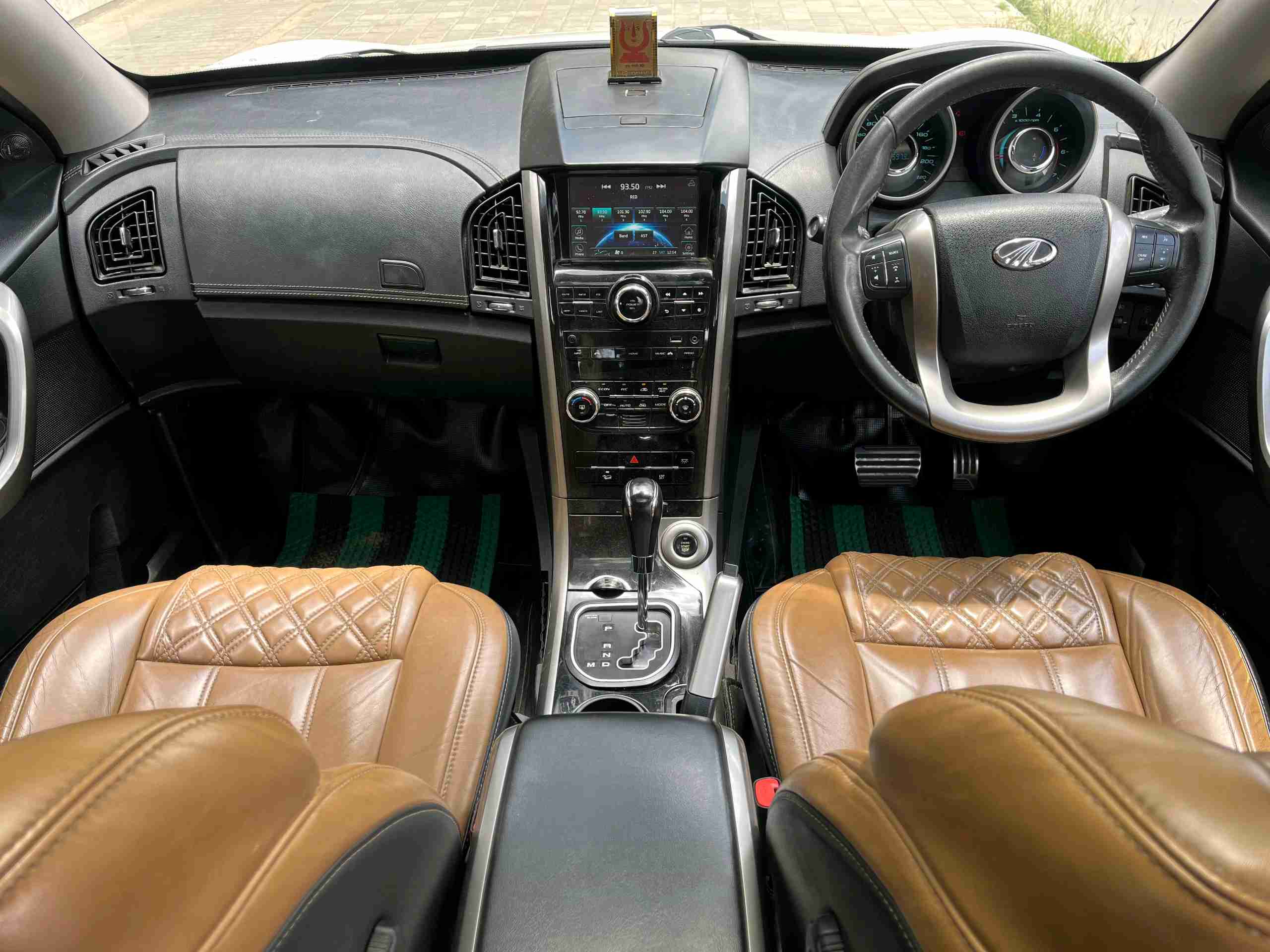 Mahindra Xuv500 photo 6