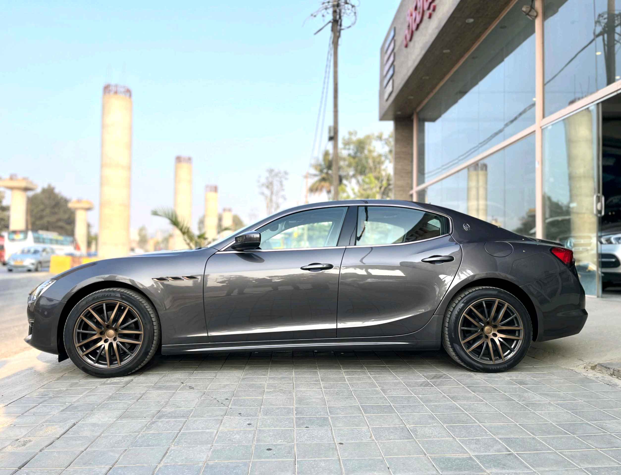 Maserati Ghibli photo 4