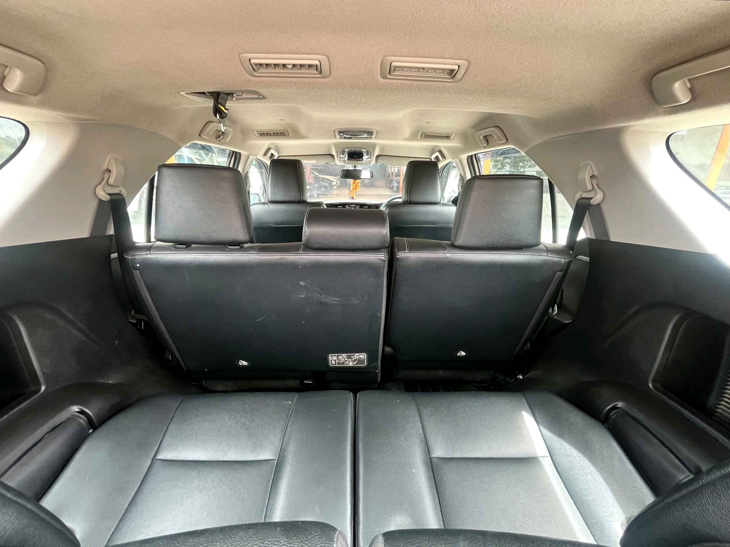 Toyota Fortuner photo 11