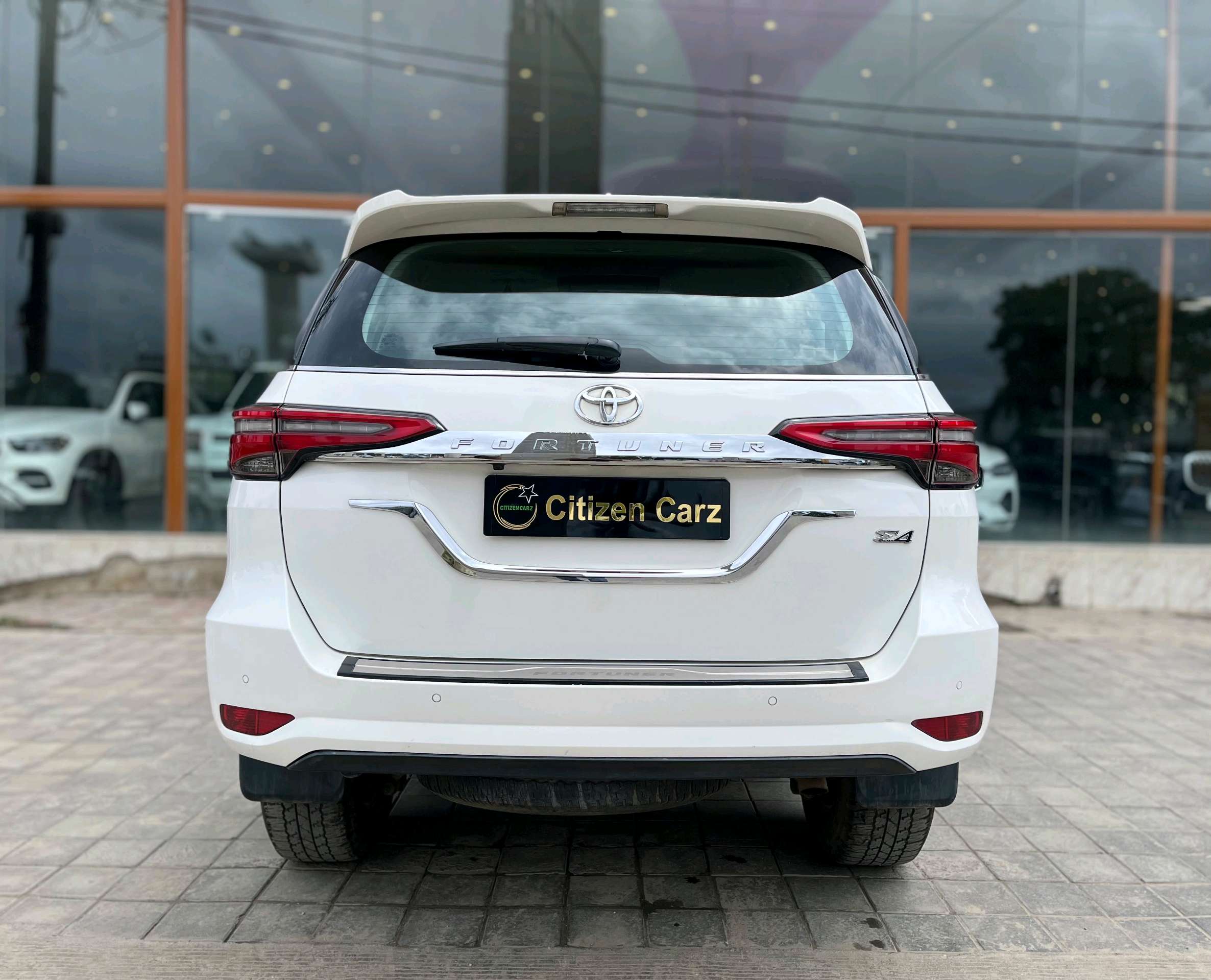 Toyota Fortuner photo 16