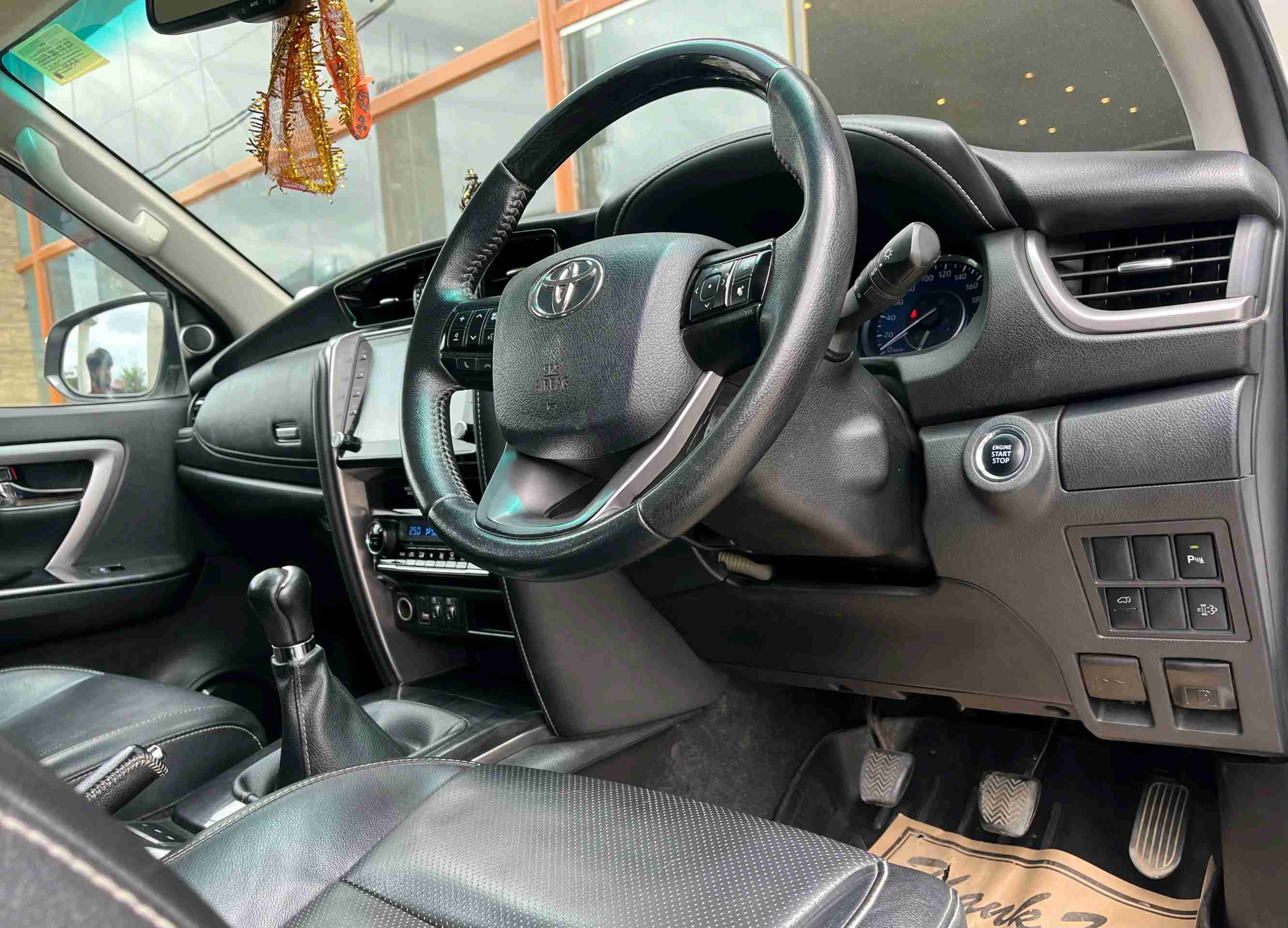 Toyota Fortuner photo 18