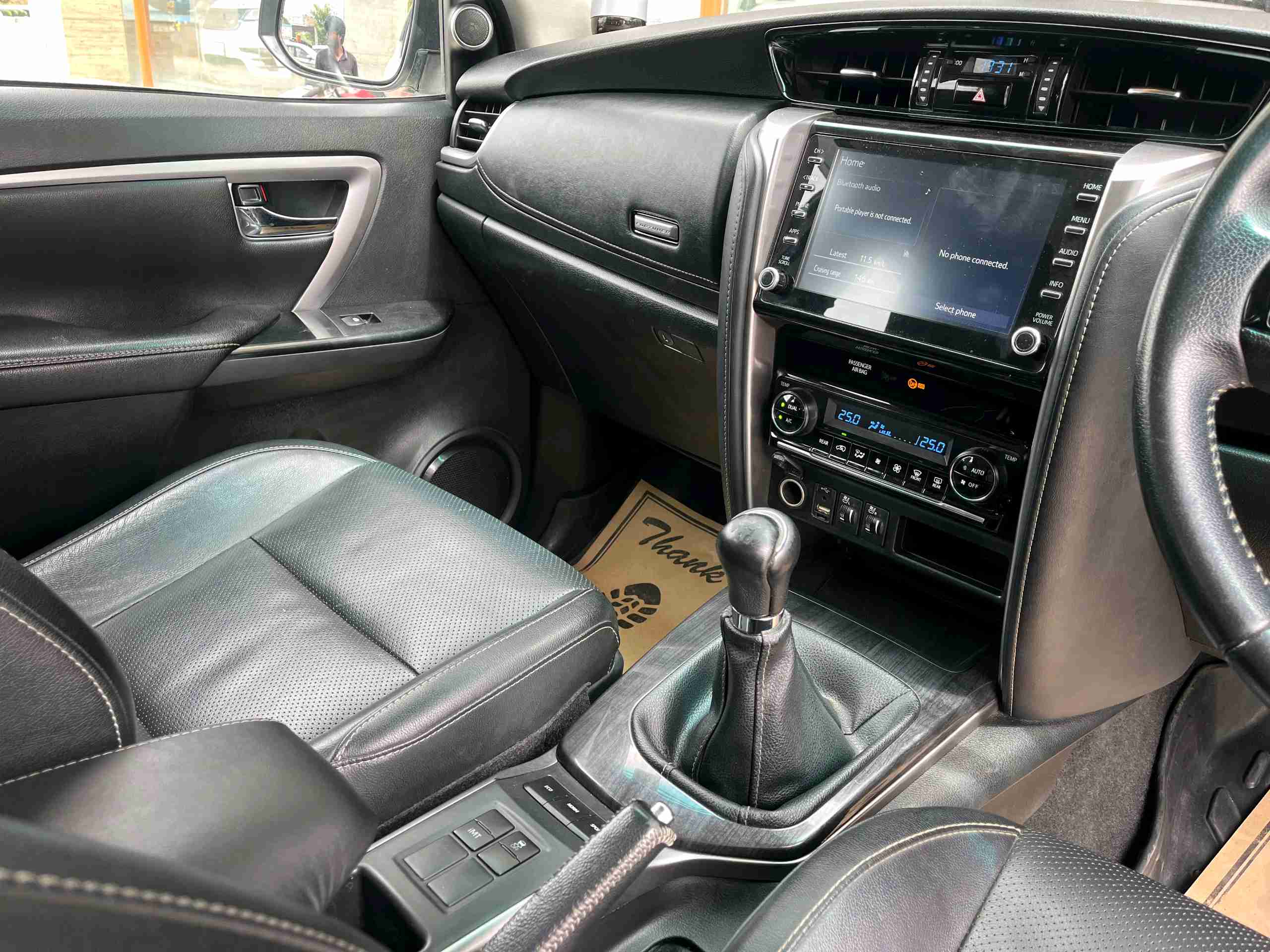 Toyota Fortuner photo 4
