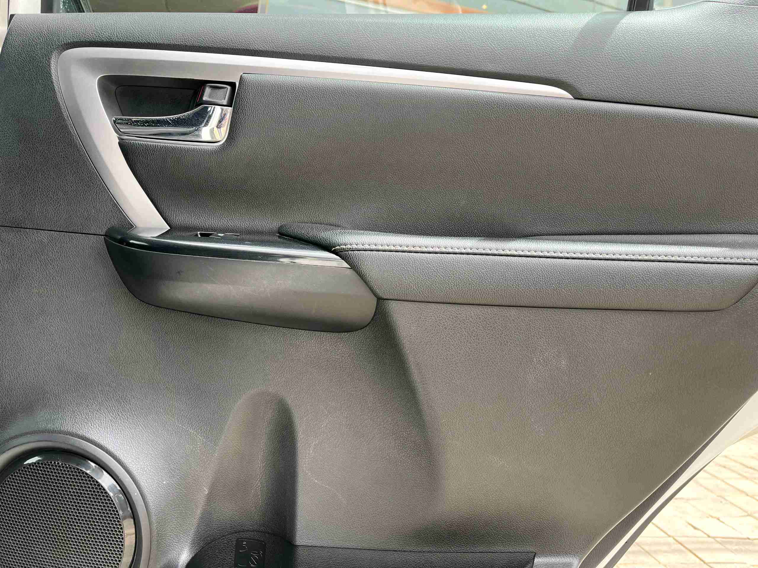 Toyota Fortuner photo 6