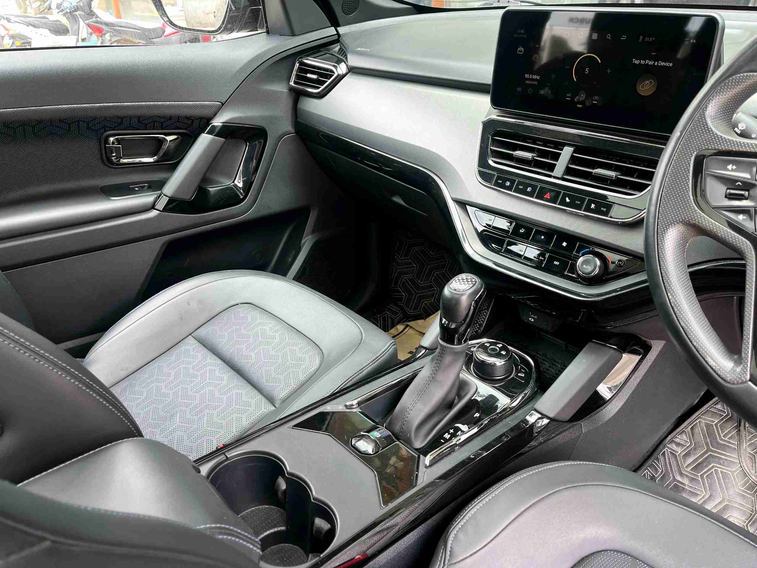 Tata Safari photo 14