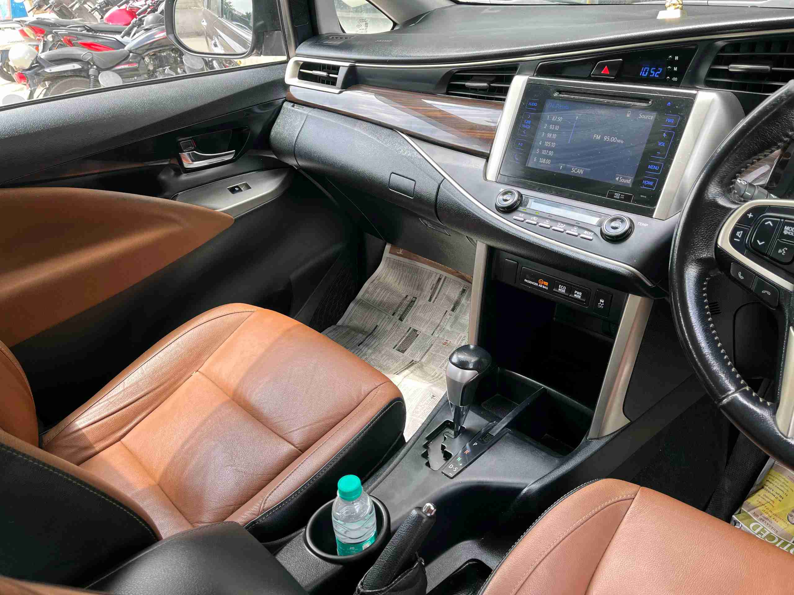 Toyota Innova Crysta photo 9