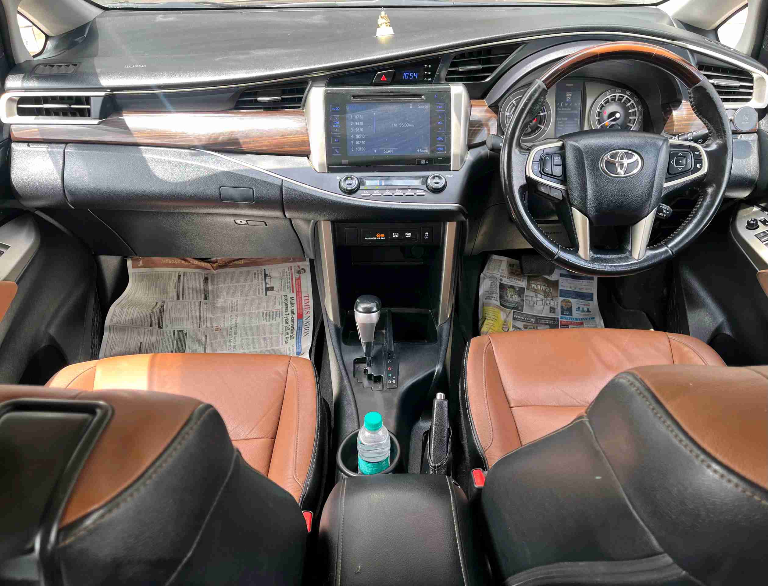 Toyota Innova Crysta photo 6