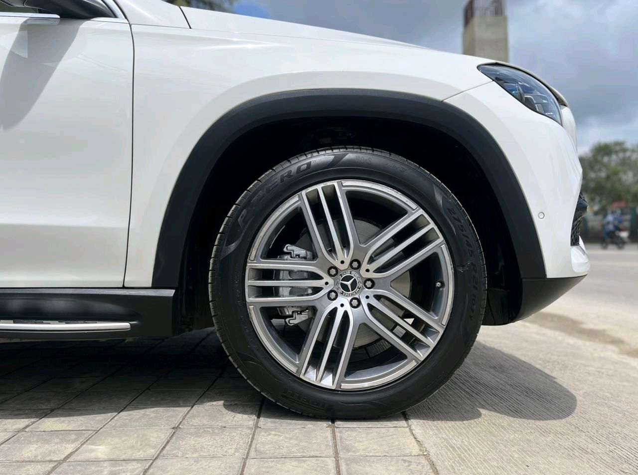 Mercedes Benz Gls photo 18