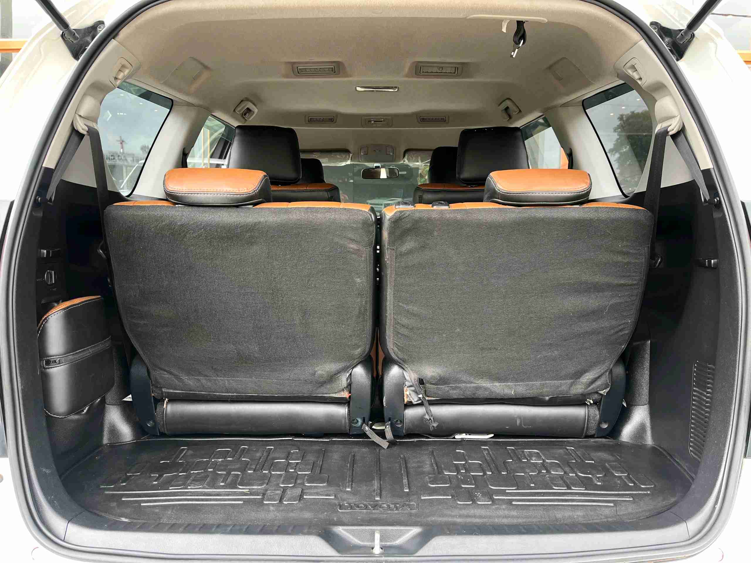 Toyota Innova Crysta photo 11