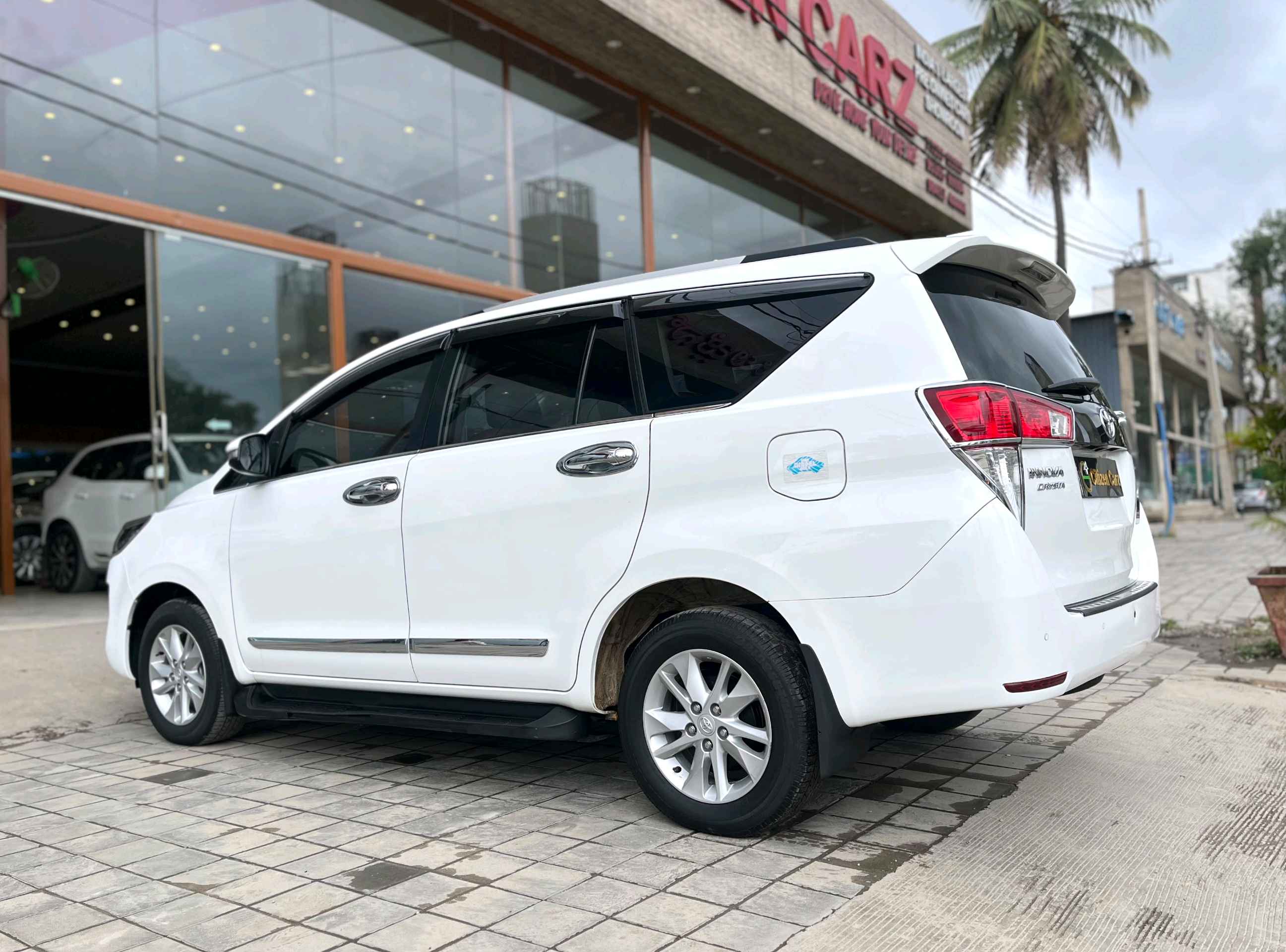 Toyota Innova Crysta photo 12