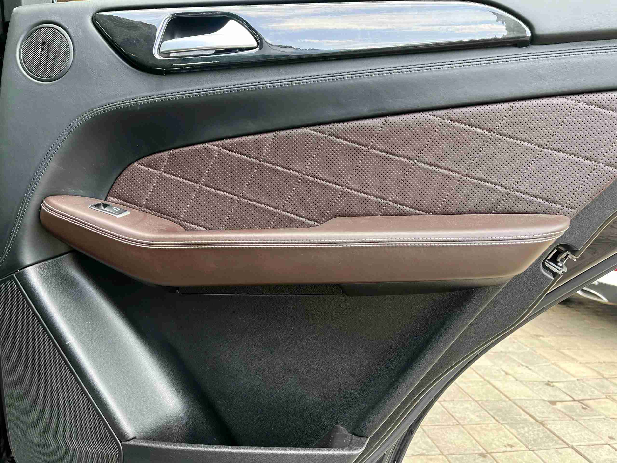 Mercedes Benz Ml Class photo 8