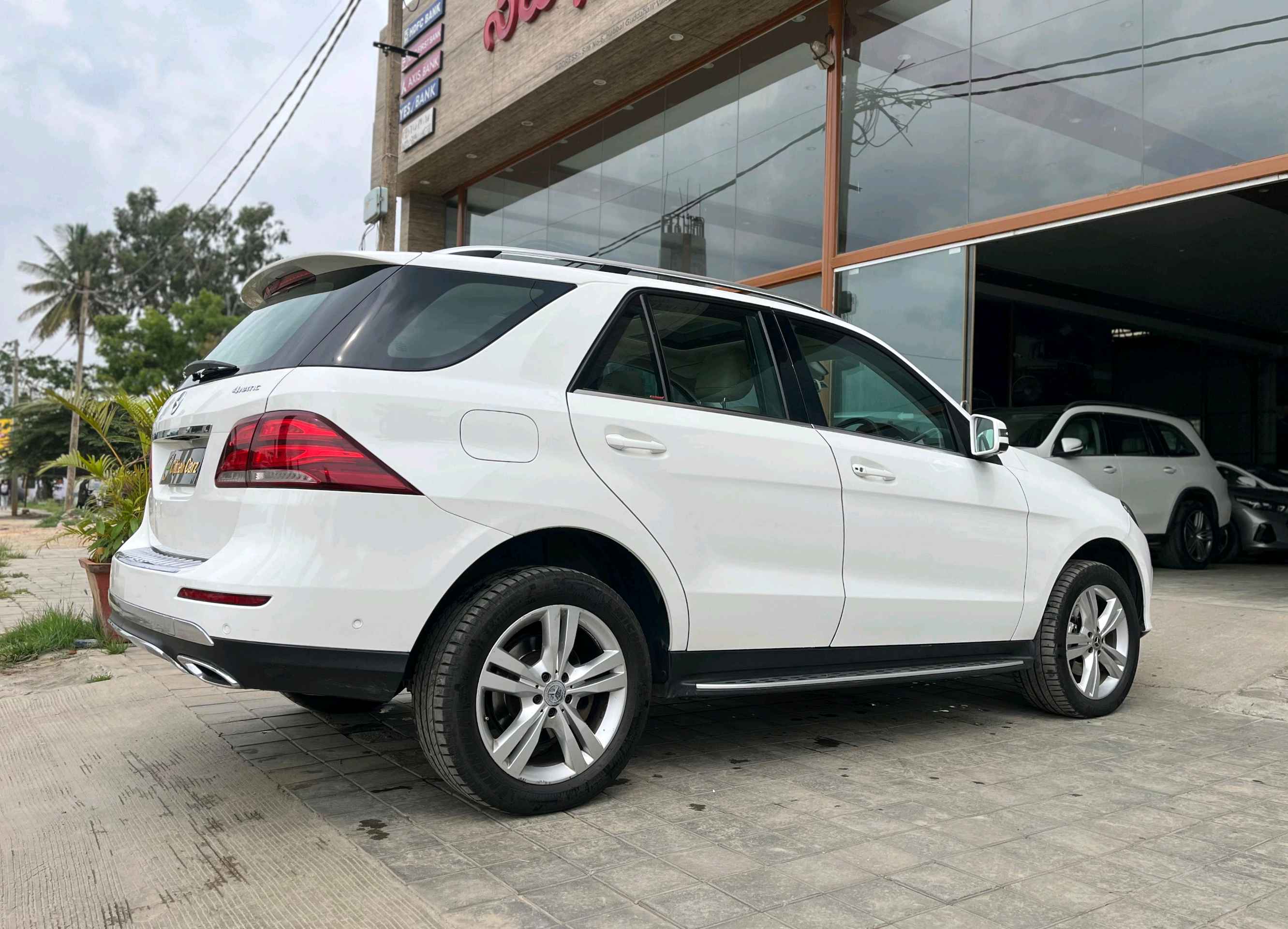 Mercedes Benz Gle photo 12