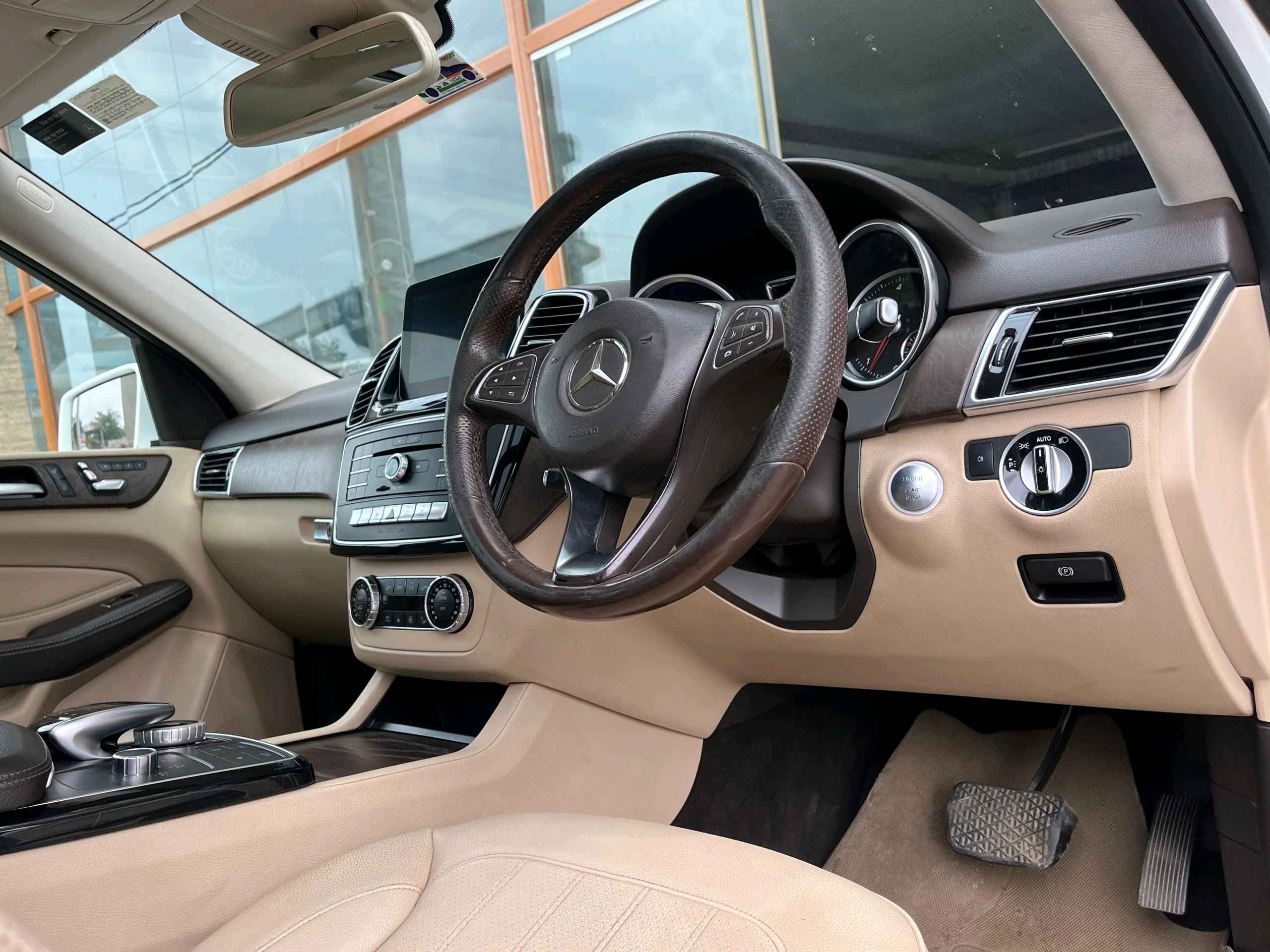 Mercedes Benz Gle photo 3