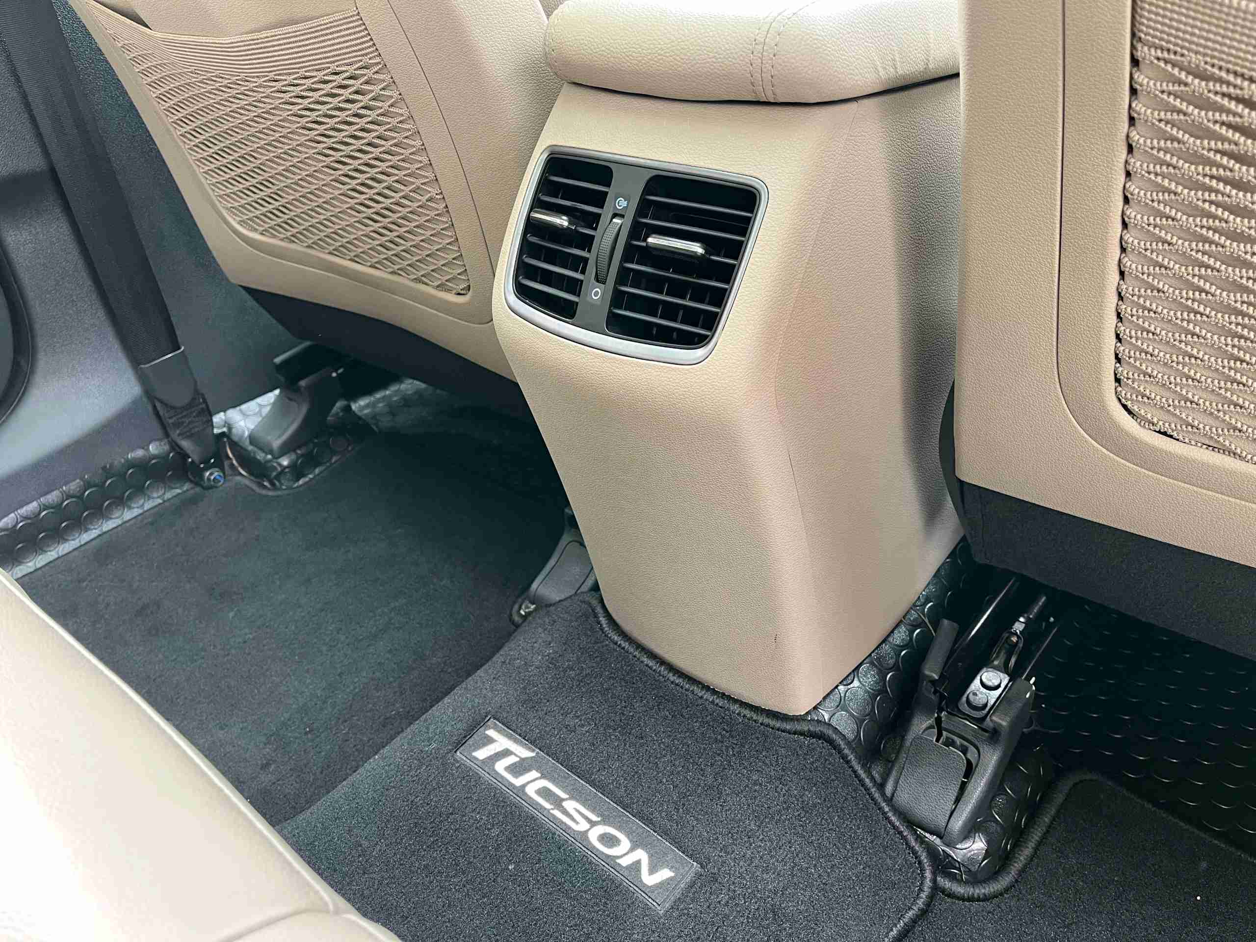Hyundai Tucson photo 3