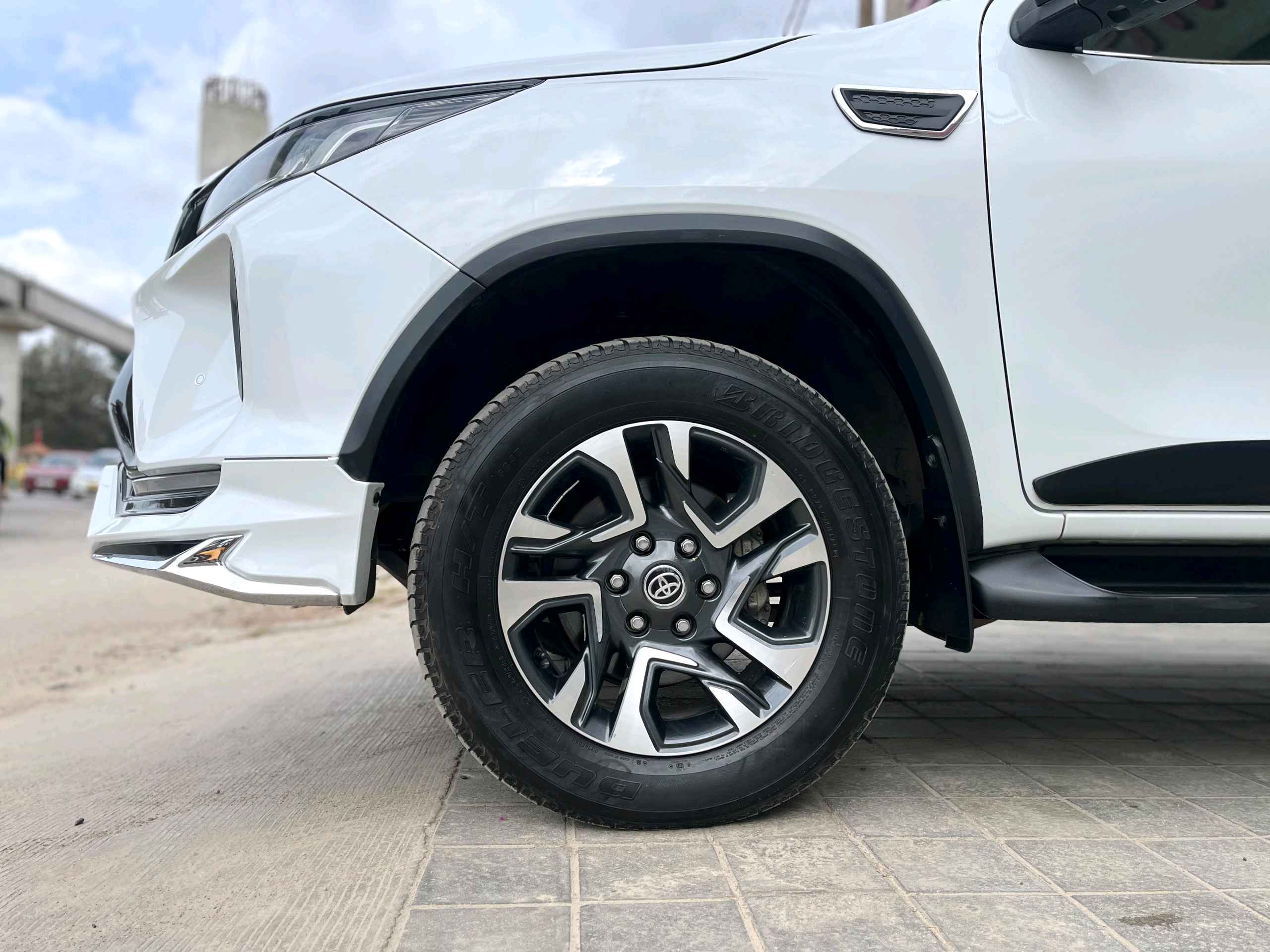 Toyota Fortuner Legender+ photo 10