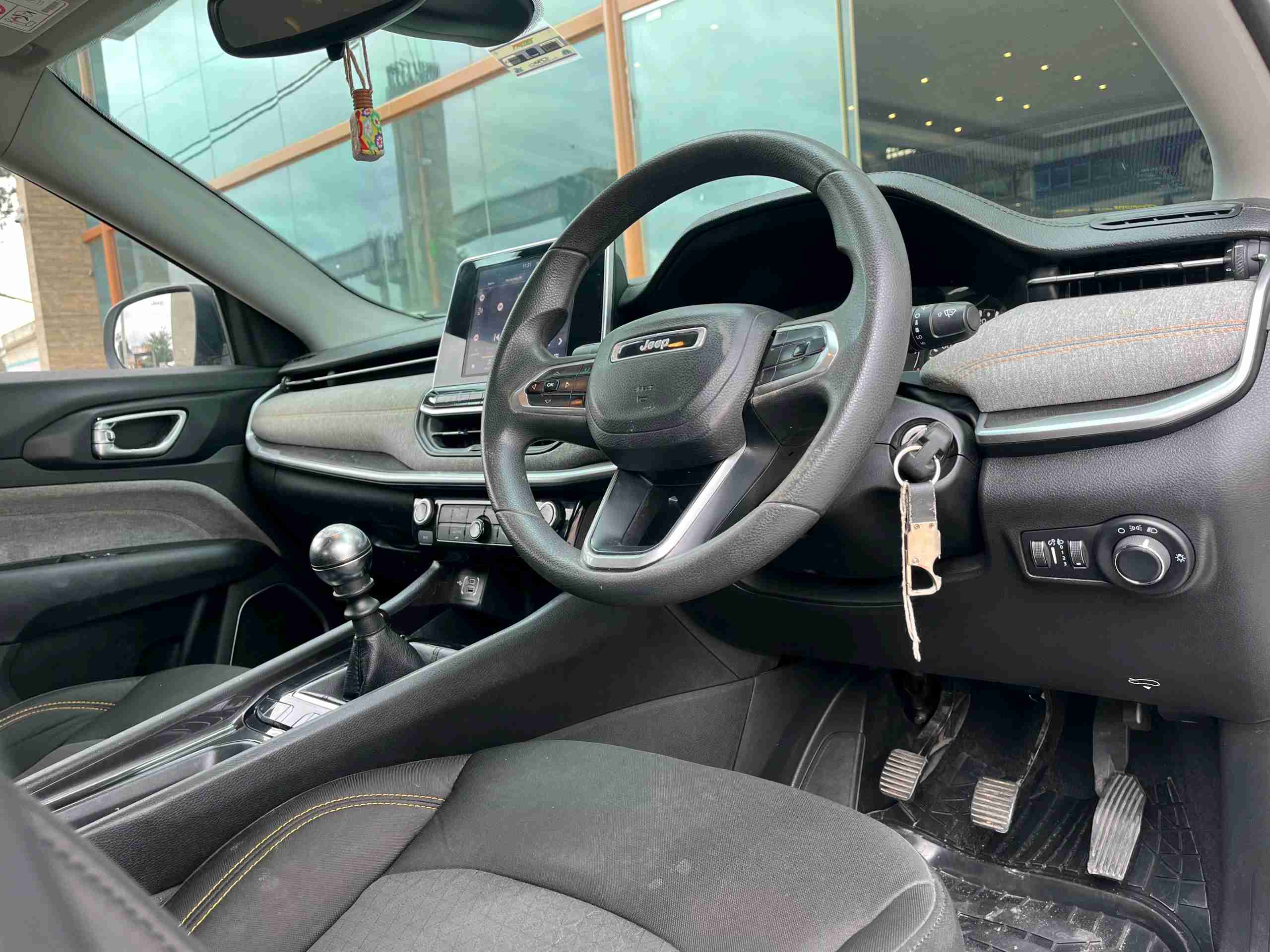 Jeep Compass photo 3